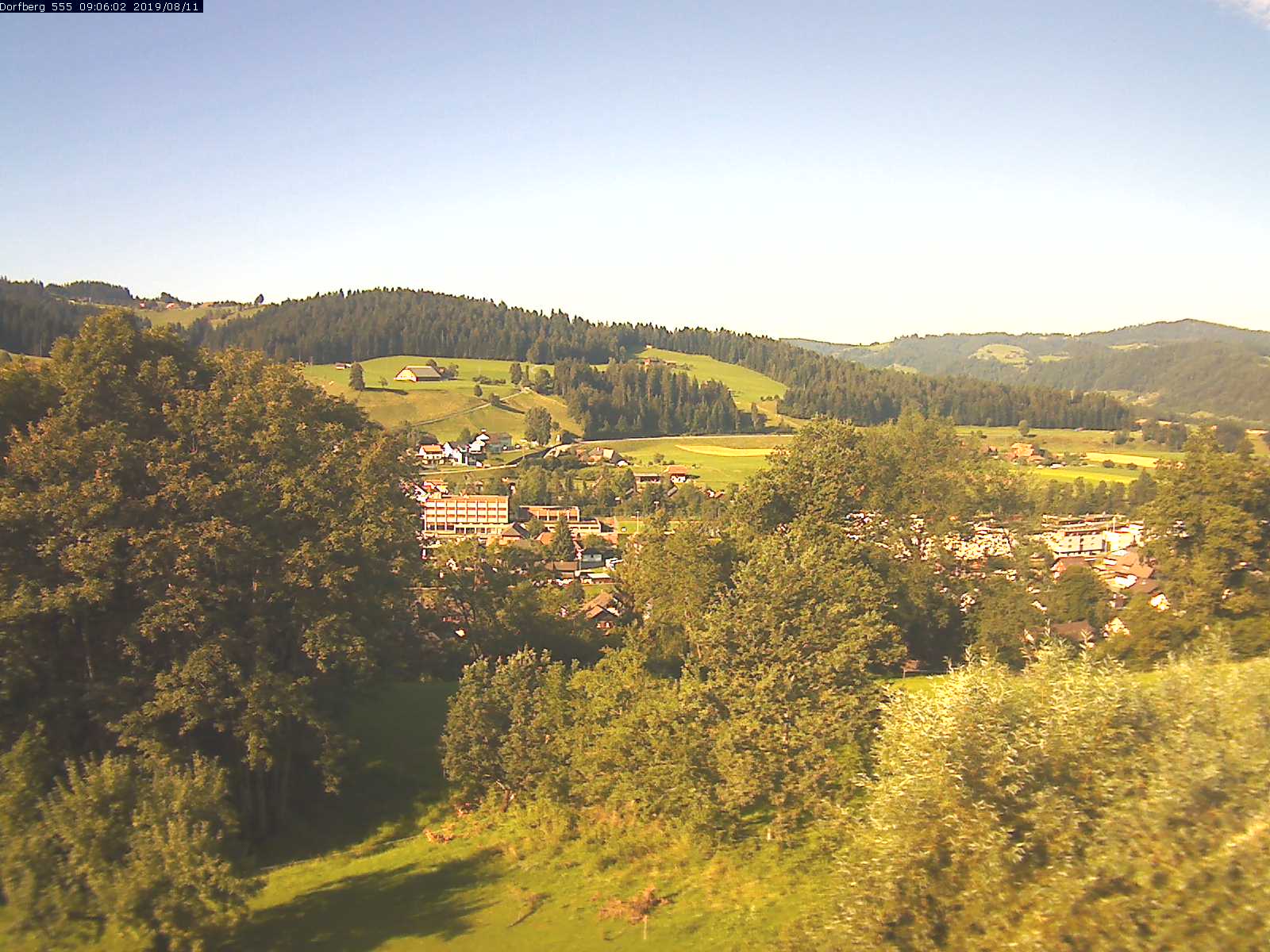 Webcam-Bild: Aussicht vom Dorfberg in Langnau 20190811-090601