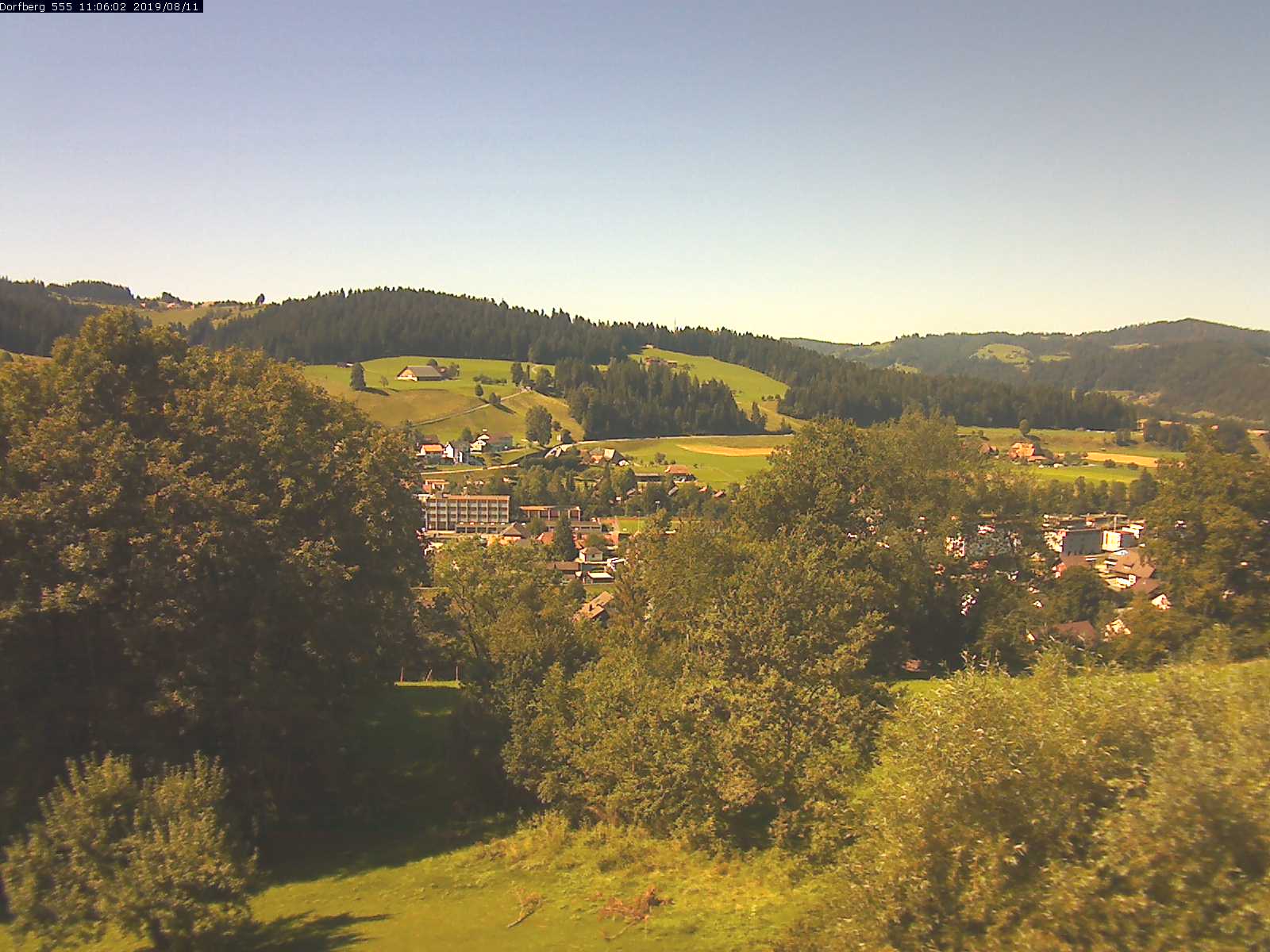 Webcam-Bild: Aussicht vom Dorfberg in Langnau 20190811-110601