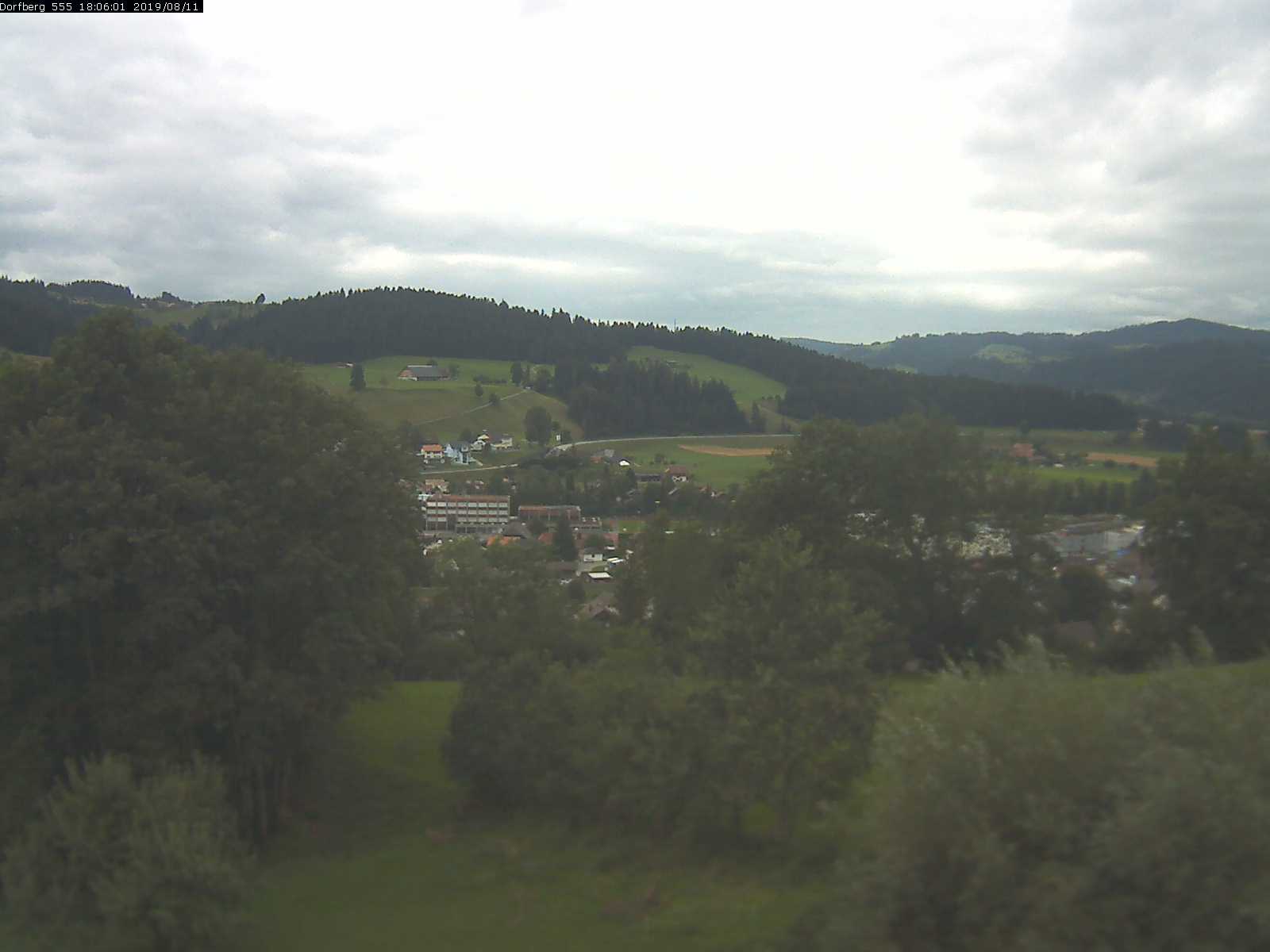 Webcam-Bild: Aussicht vom Dorfberg in Langnau 20190811-180601