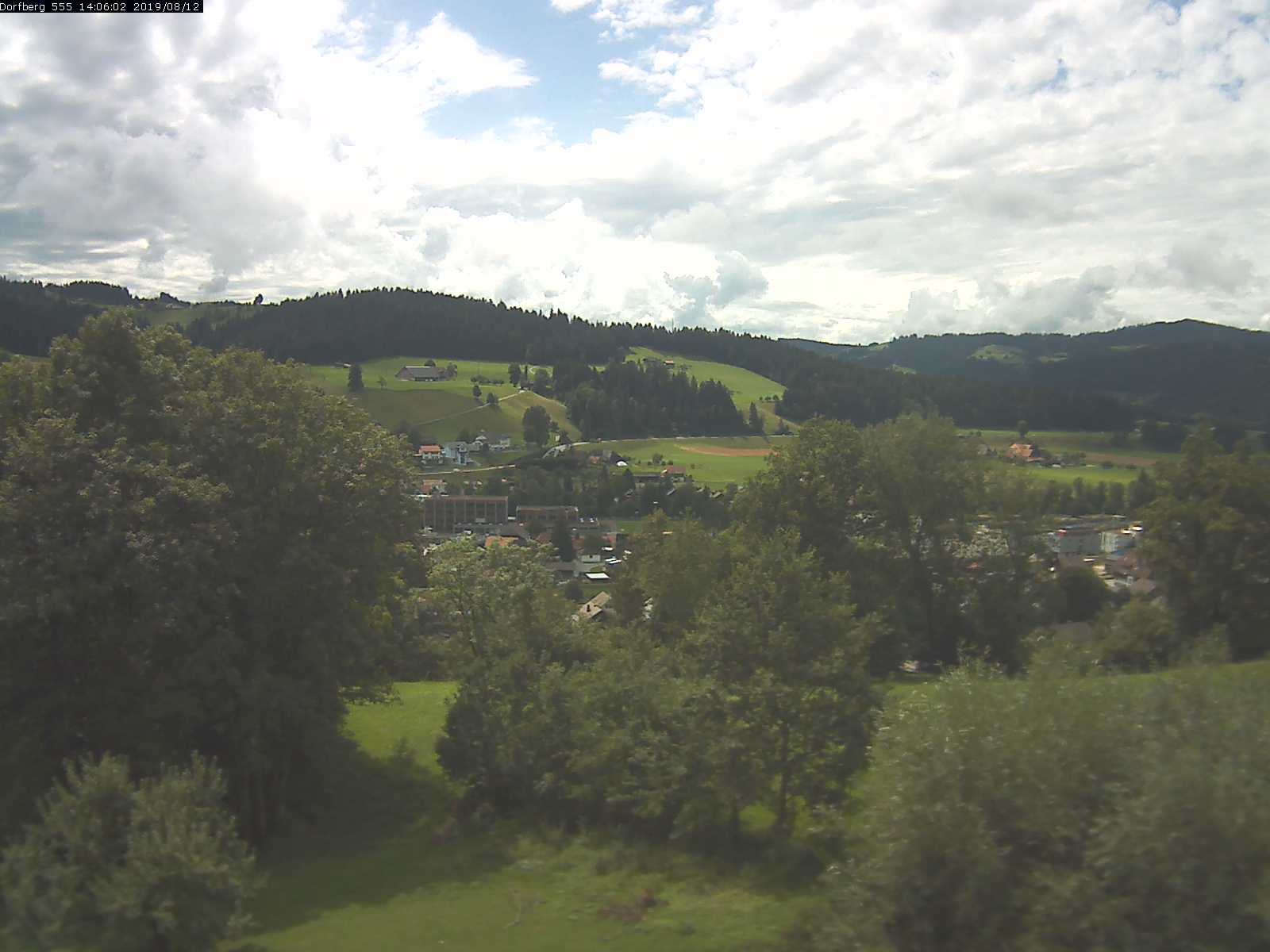 Webcam-Bild: Aussicht vom Dorfberg in Langnau 20190812-140601