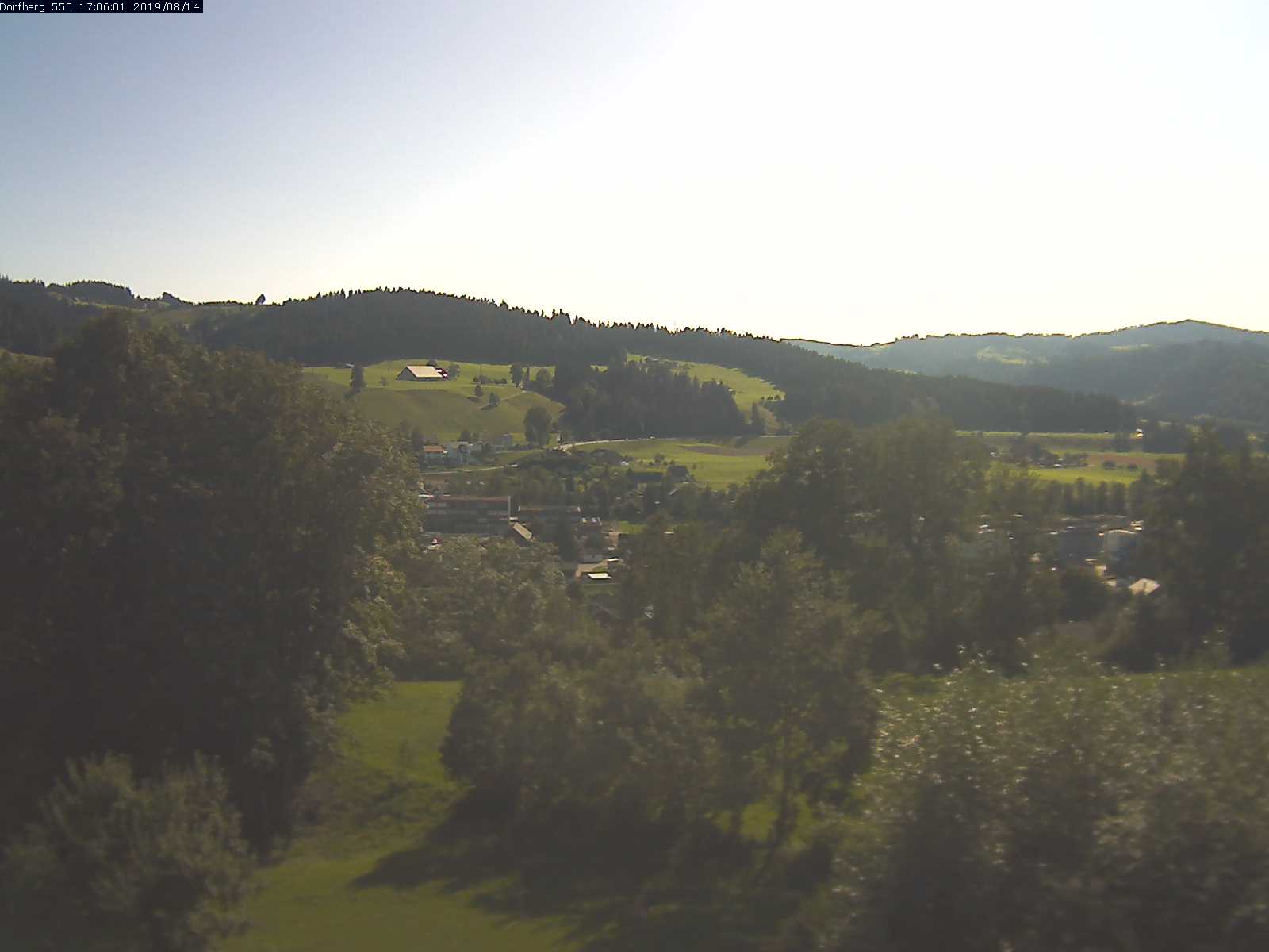 Webcam-Bild: Aussicht vom Dorfberg in Langnau 20190814-170601