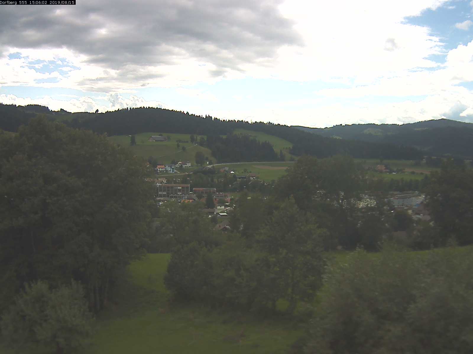 Webcam-Bild: Aussicht vom Dorfberg in Langnau 20190815-150601