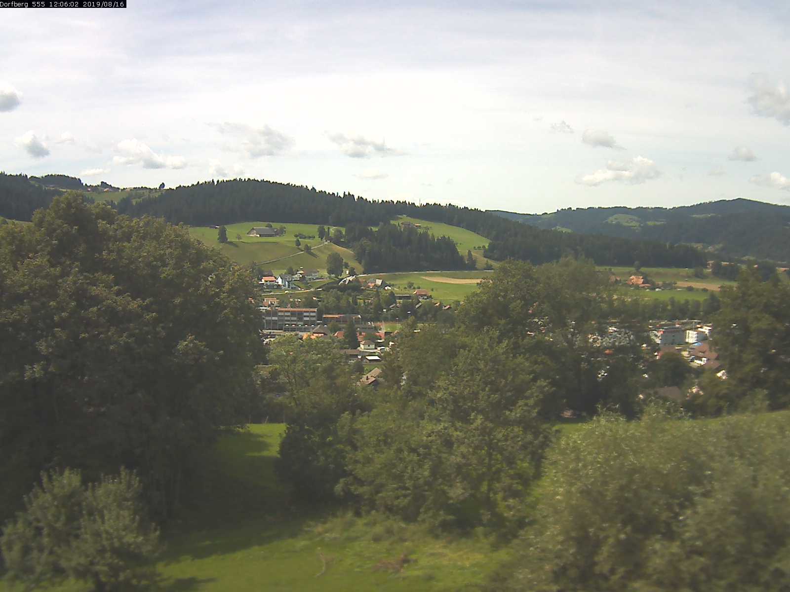 Webcam-Bild: Aussicht vom Dorfberg in Langnau 20190816-120601