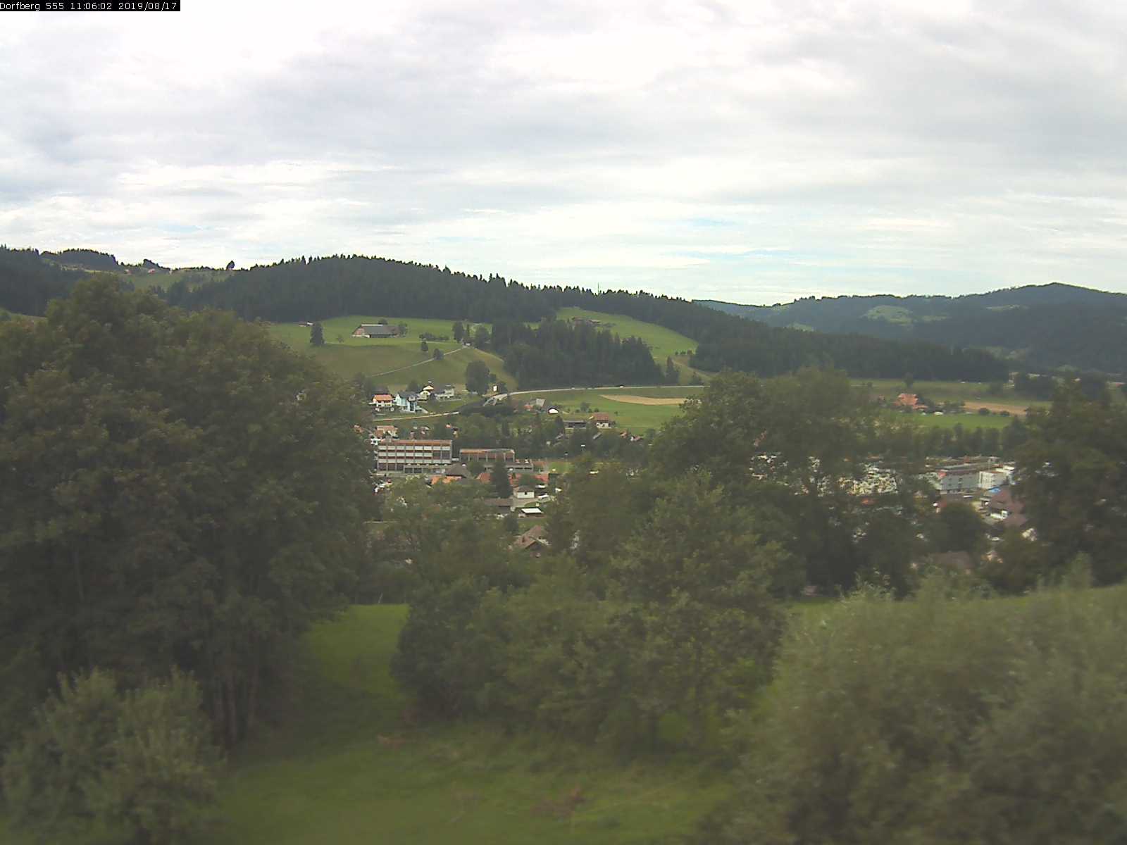 Webcam-Bild: Aussicht vom Dorfberg in Langnau 20190817-110601