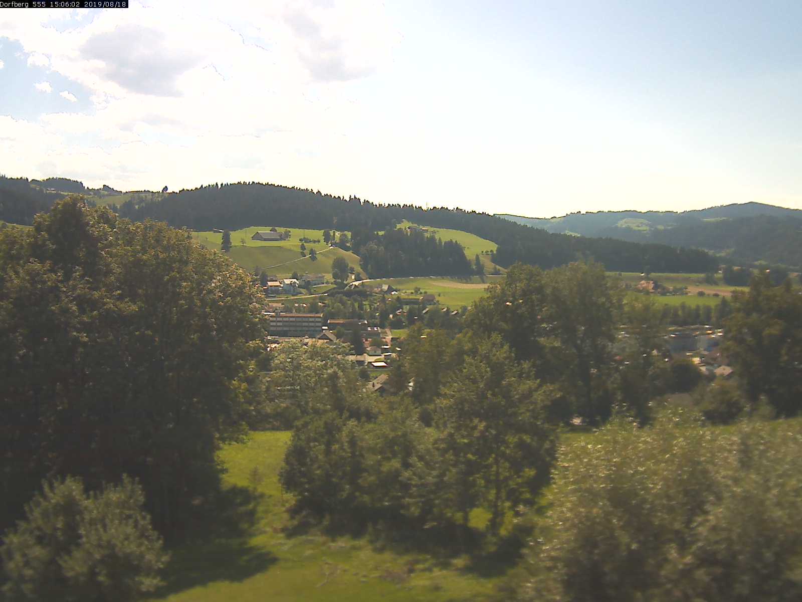 Webcam-Bild: Aussicht vom Dorfberg in Langnau 20190818-150601