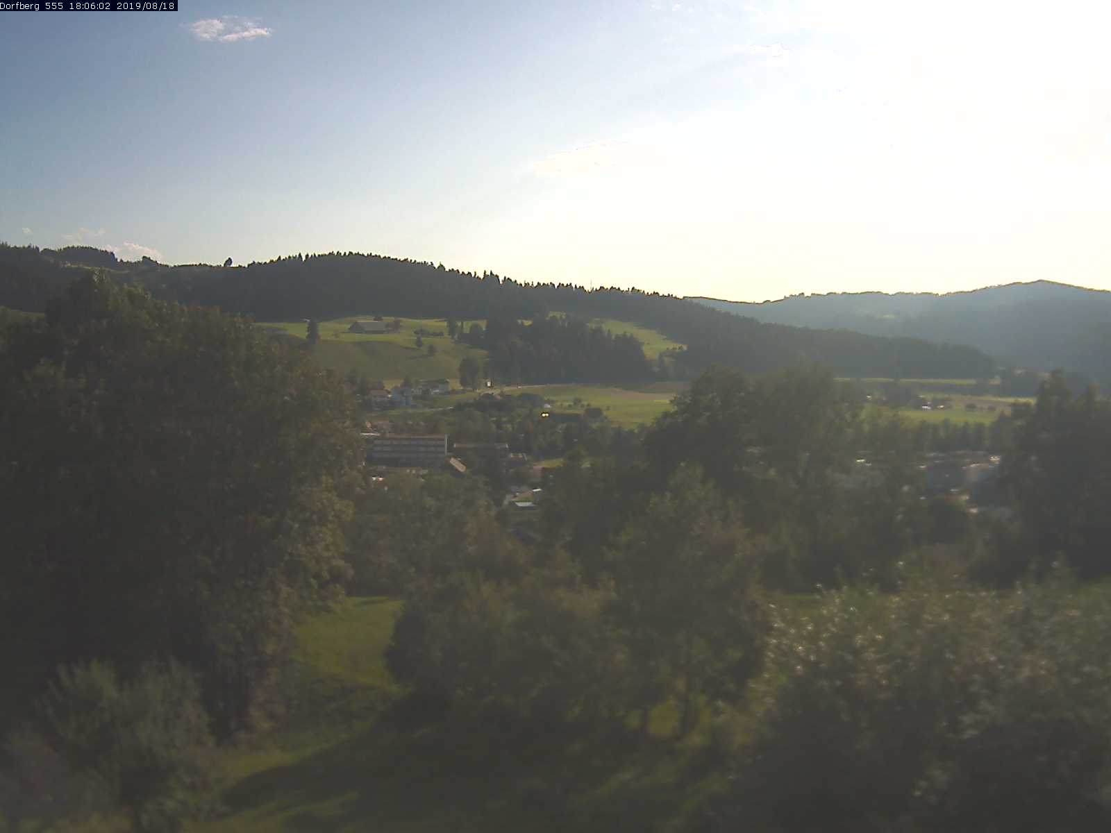 Webcam-Bild: Aussicht vom Dorfberg in Langnau 20190818-180601