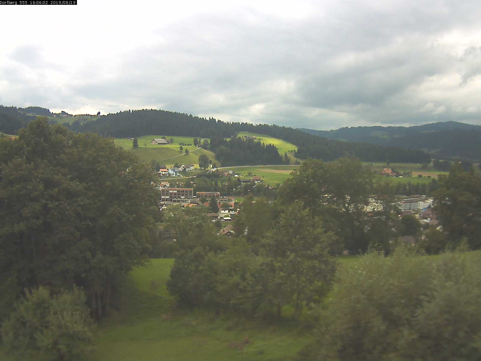 Webcam-Bild: Aussicht vom Dorfberg in Langnau 20190819-160601