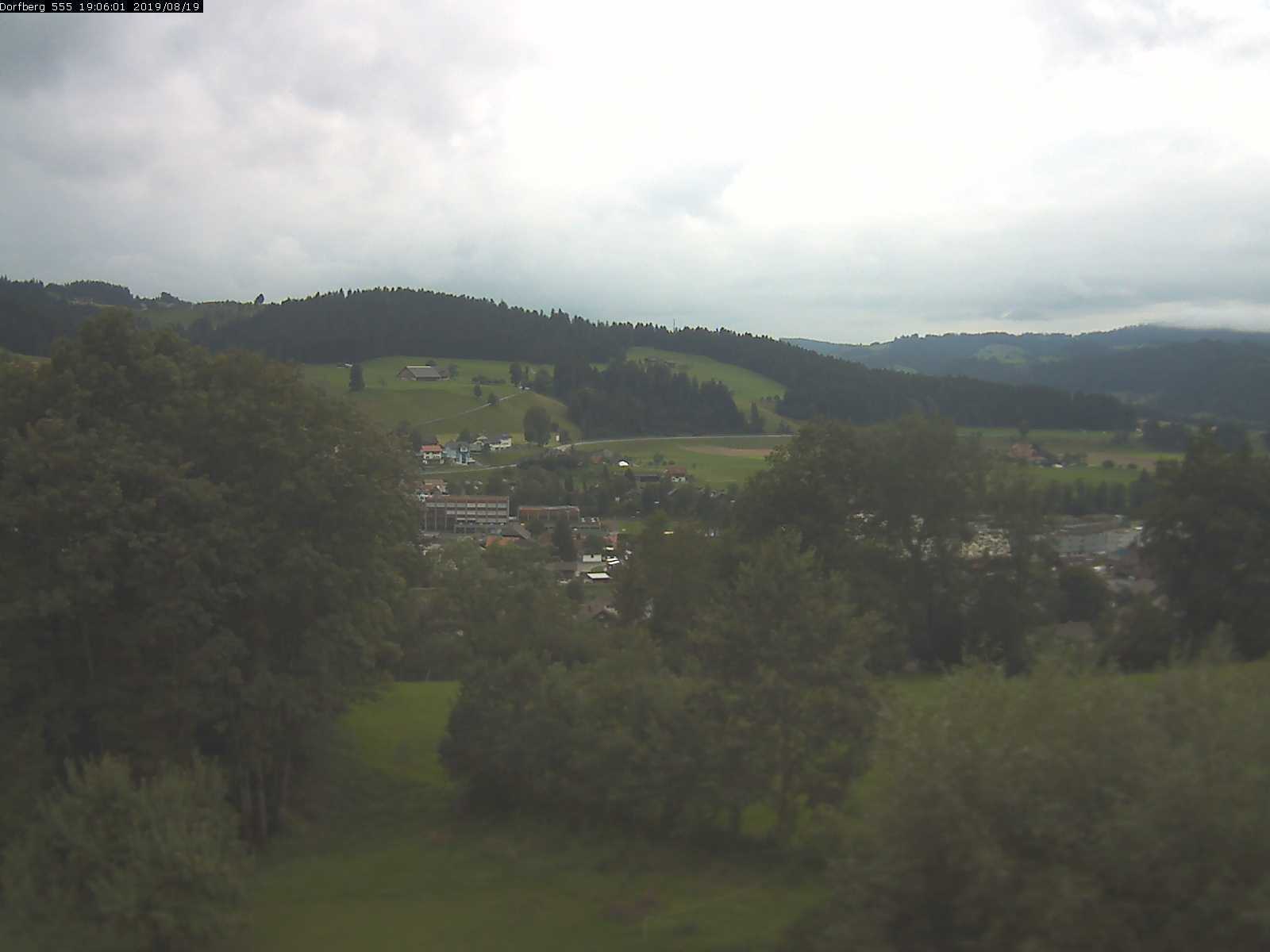 Webcam-Bild: Aussicht vom Dorfberg in Langnau 20190819-190601