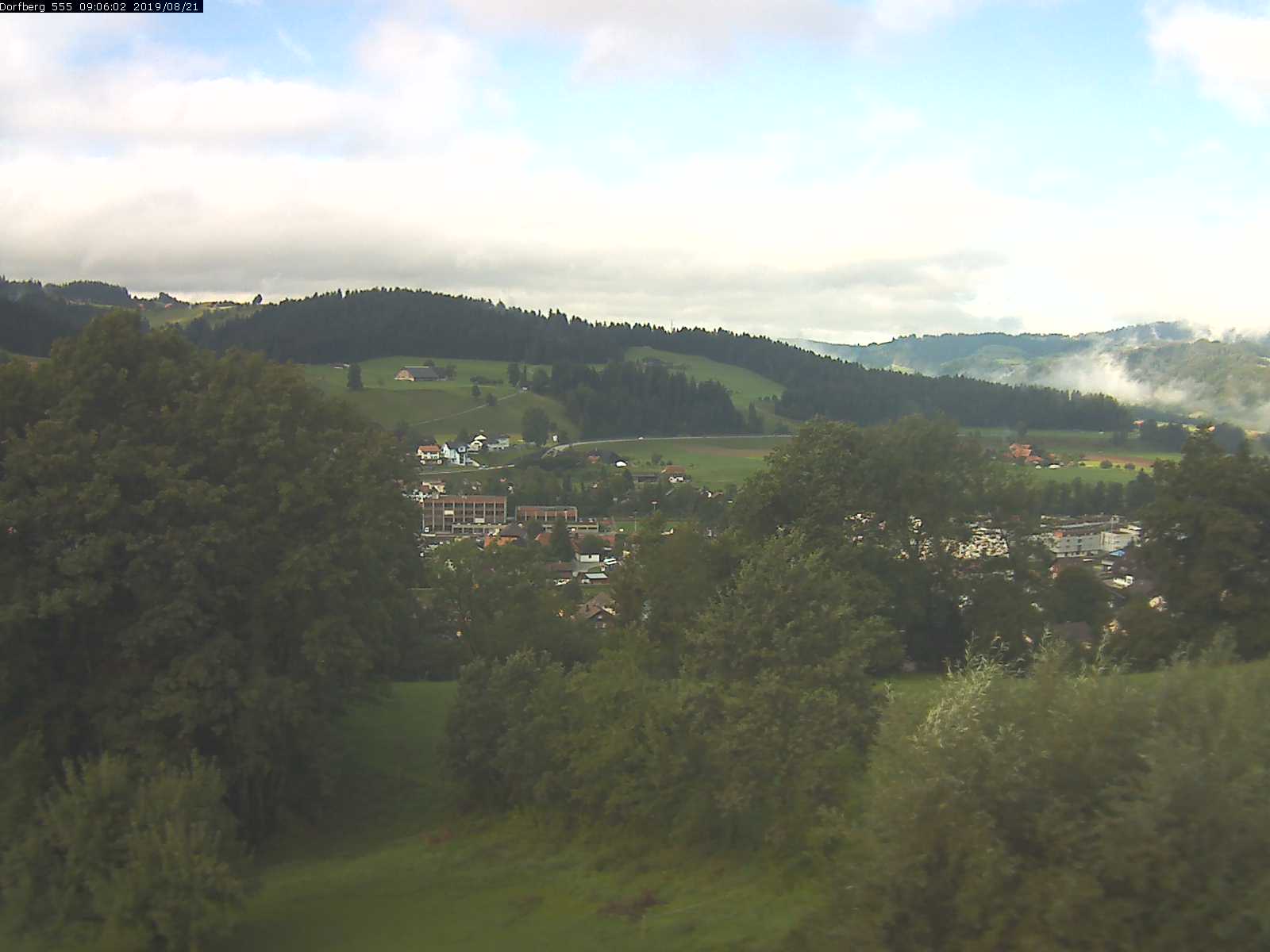 Webcam-Bild: Aussicht vom Dorfberg in Langnau 20190821-090601