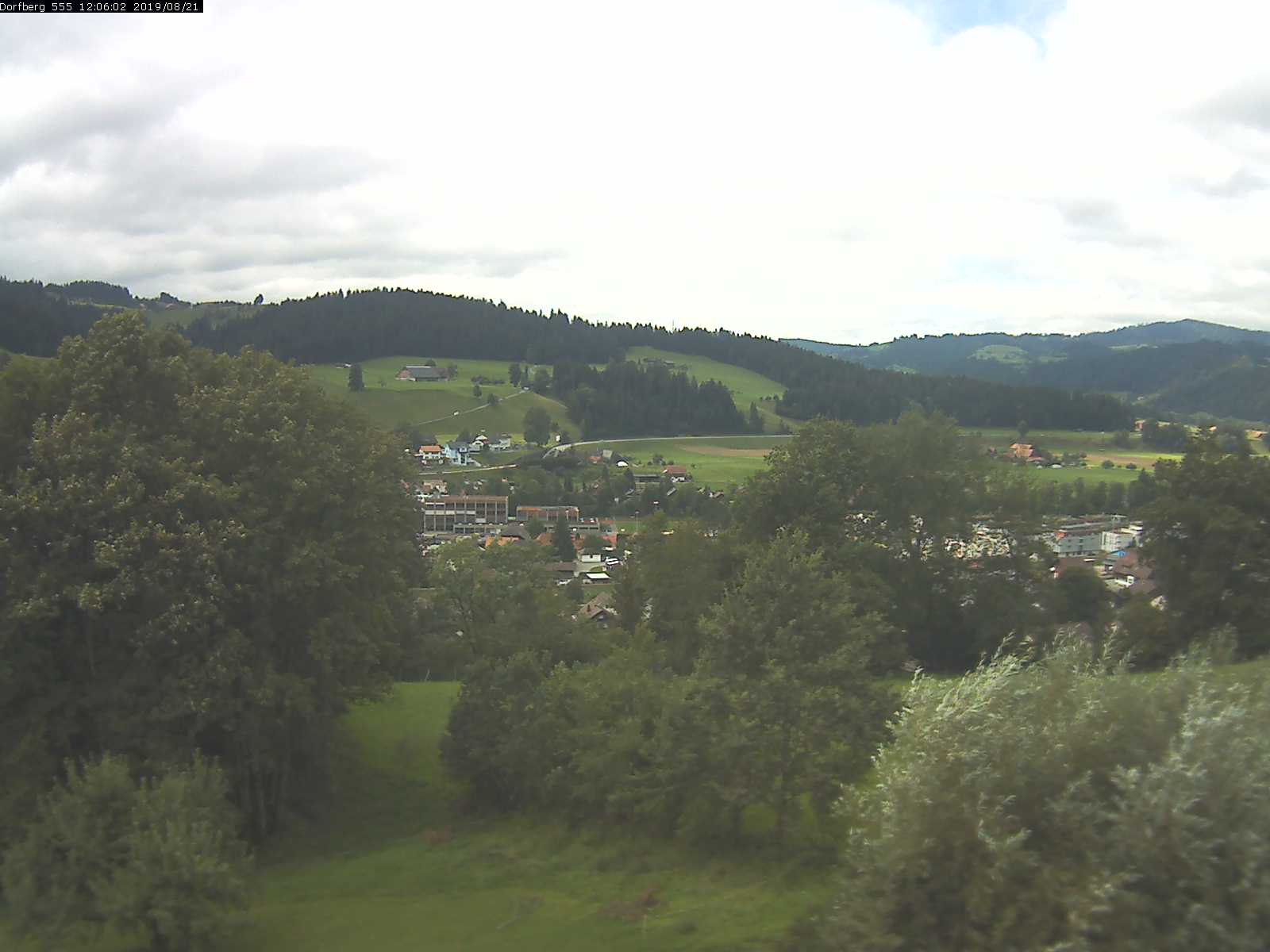 Webcam-Bild: Aussicht vom Dorfberg in Langnau 20190821-120601