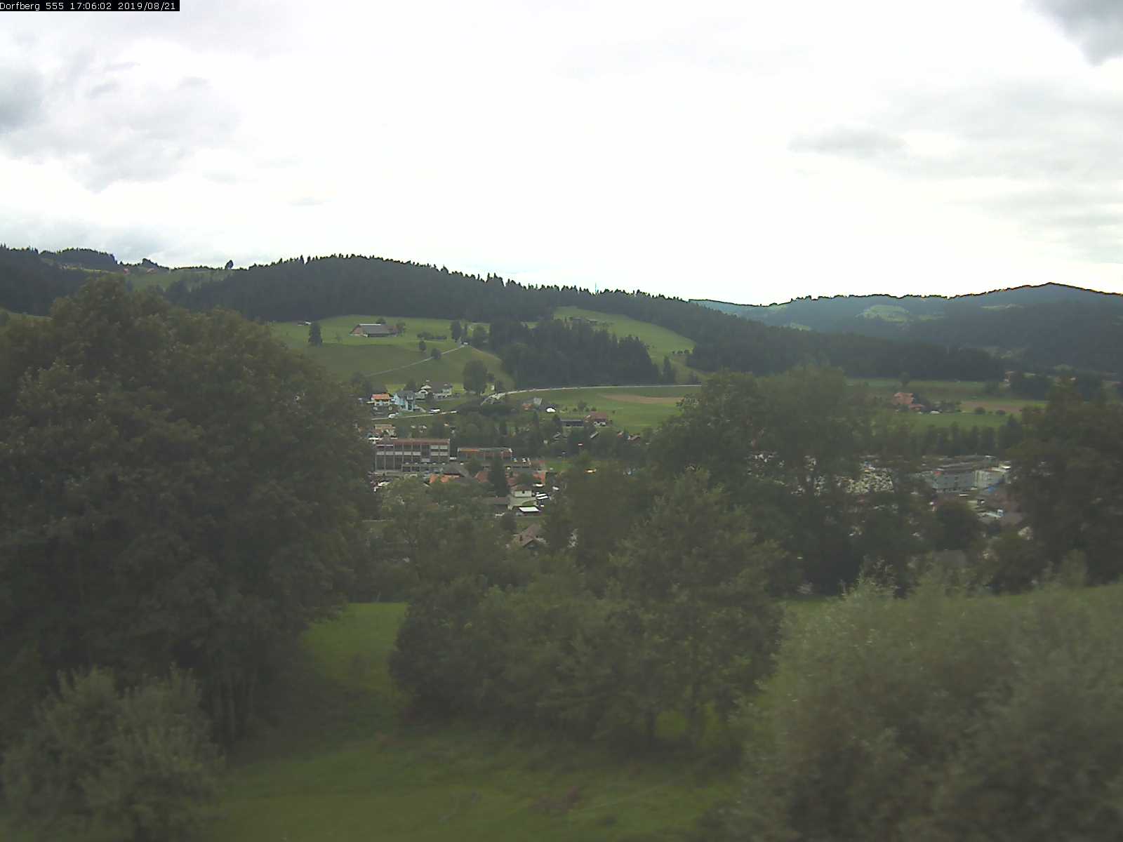 Webcam-Bild: Aussicht vom Dorfberg in Langnau 20190821-170601