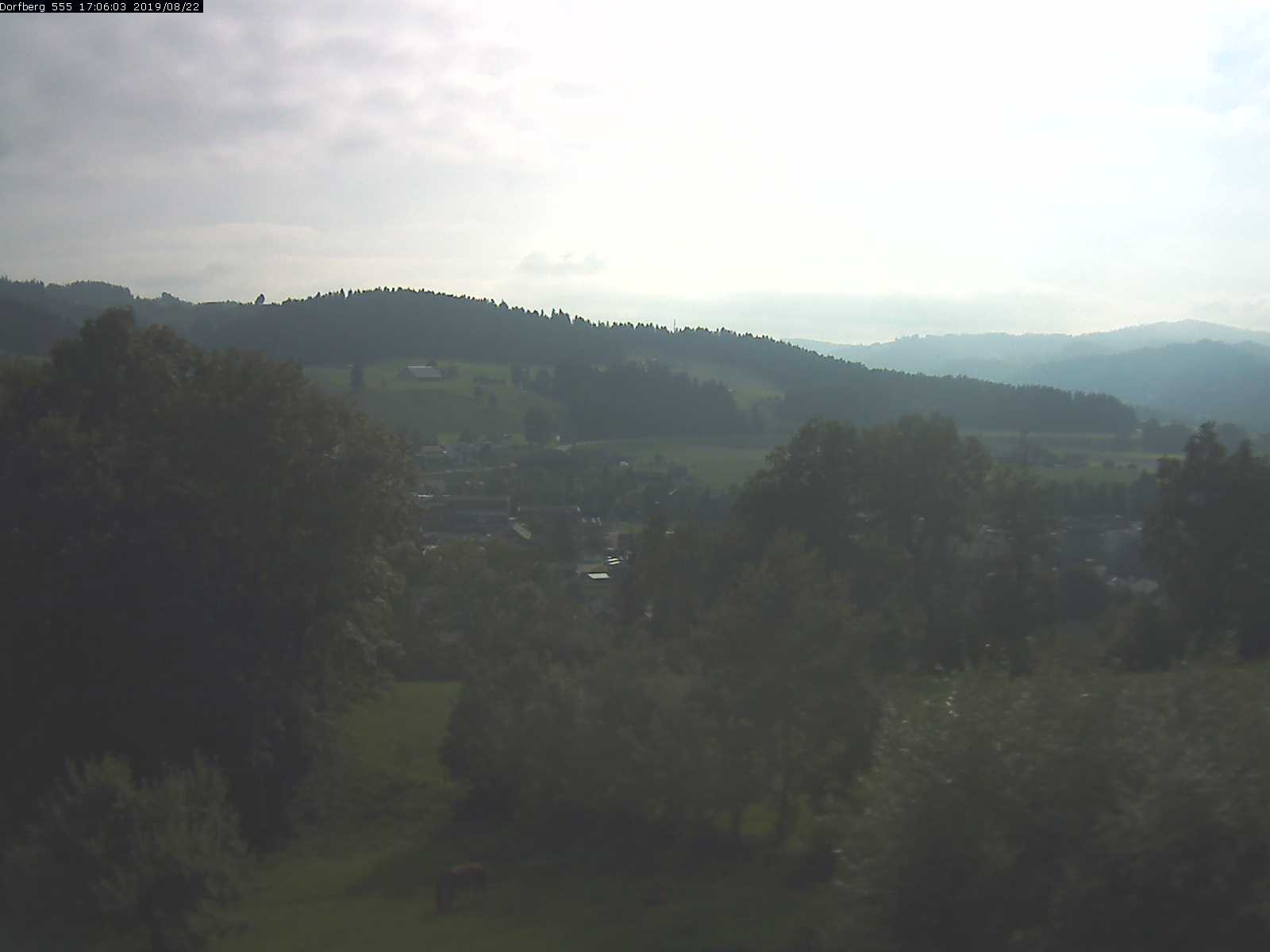 Webcam-Bild: Aussicht vom Dorfberg in Langnau 20190822-170601