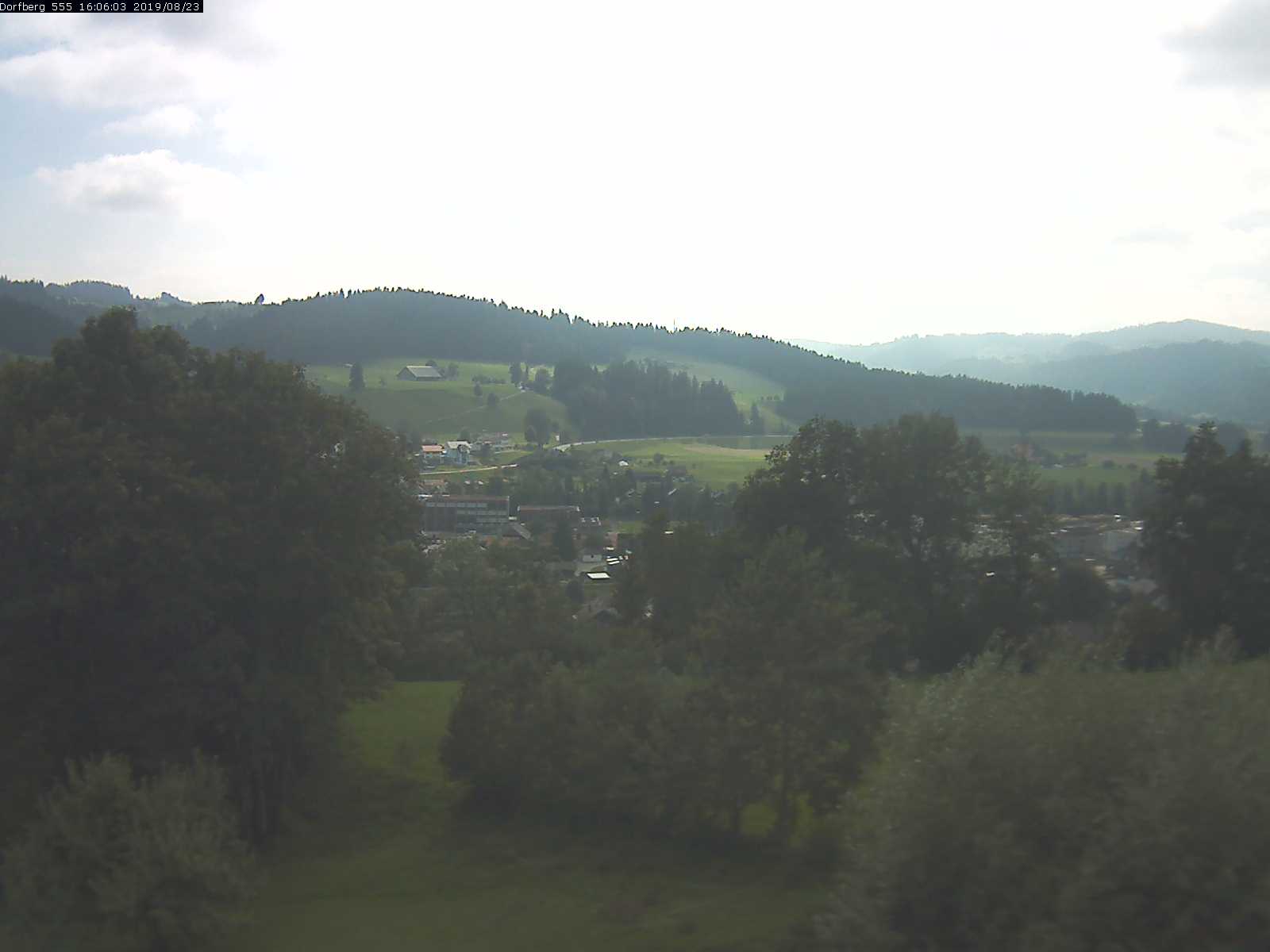 Webcam-Bild: Aussicht vom Dorfberg in Langnau 20190823-160601