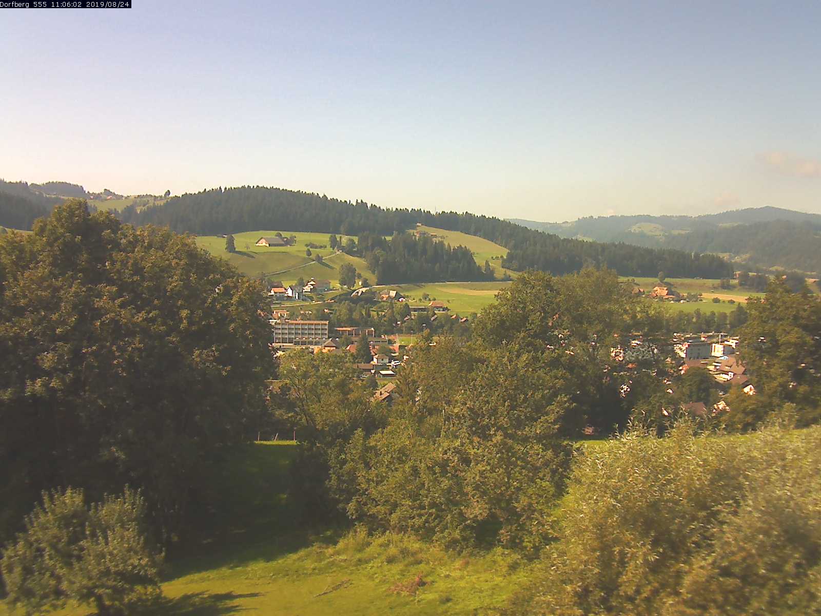 Webcam-Bild: Aussicht vom Dorfberg in Langnau 20190824-110601