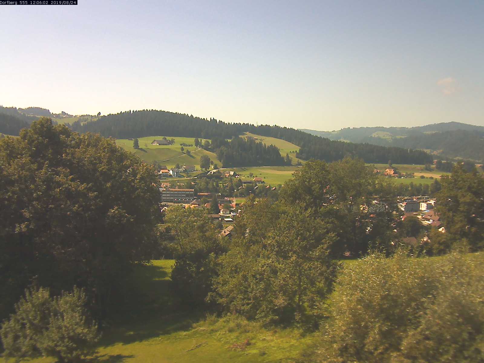 Webcam-Bild: Aussicht vom Dorfberg in Langnau 20190824-120601