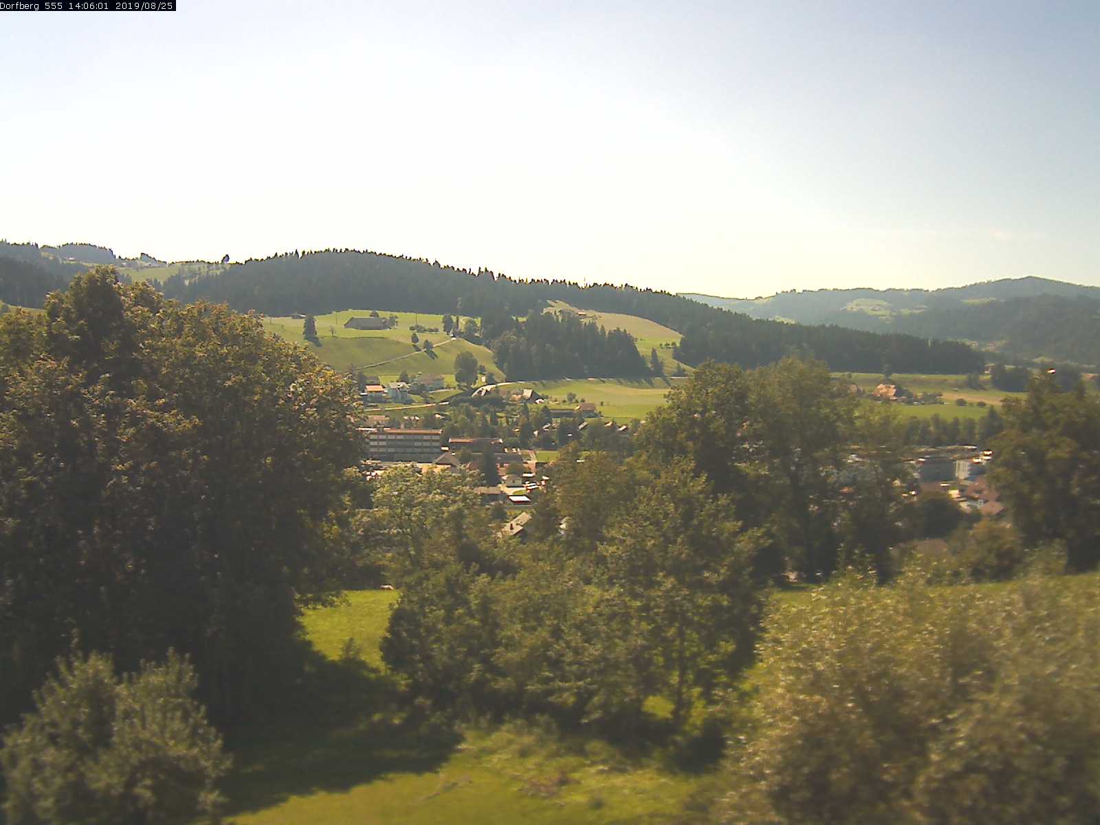 Webcam-Bild: Aussicht vom Dorfberg in Langnau 20190825-140601