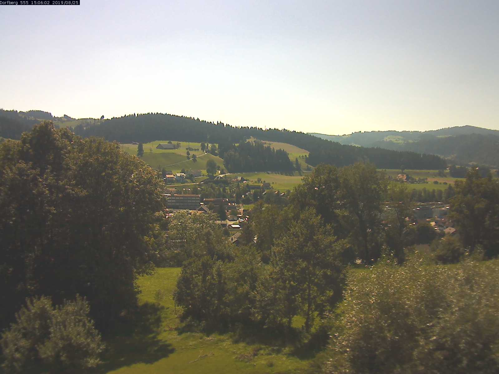 Webcam-Bild: Aussicht vom Dorfberg in Langnau 20190825-150601