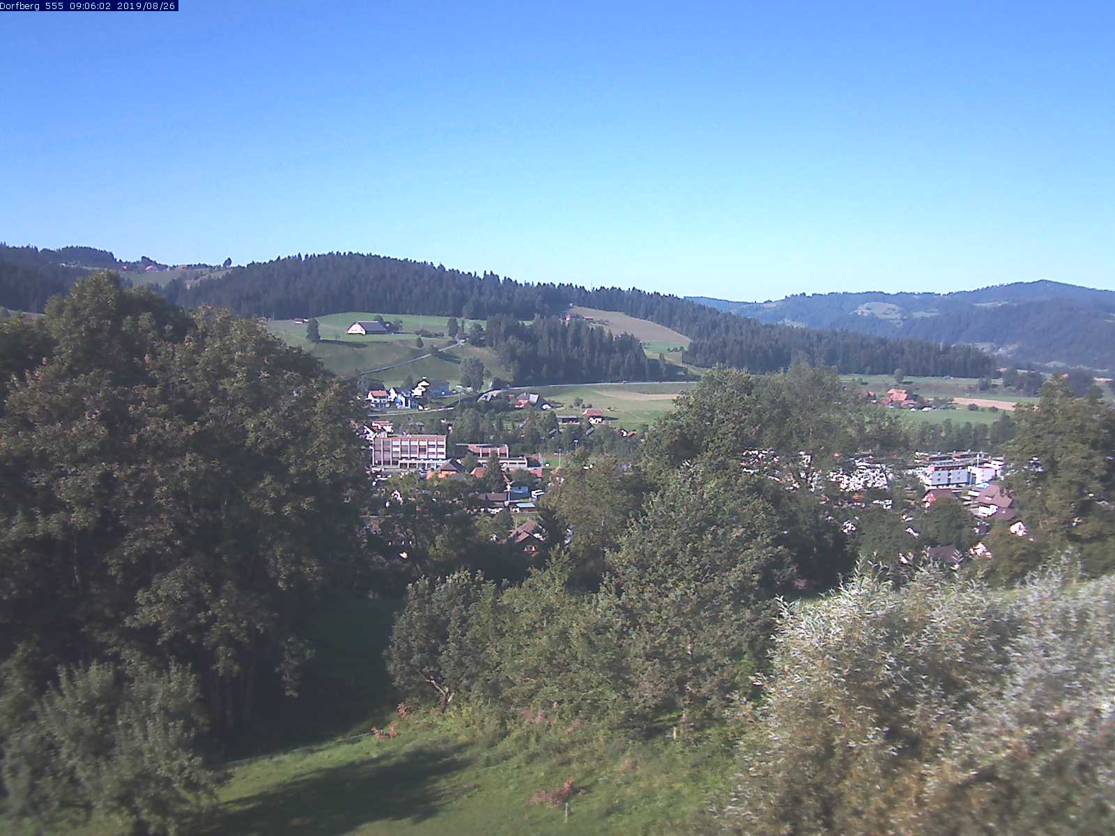 Webcam-Bild: Aussicht vom Dorfberg in Langnau 20190826-090601