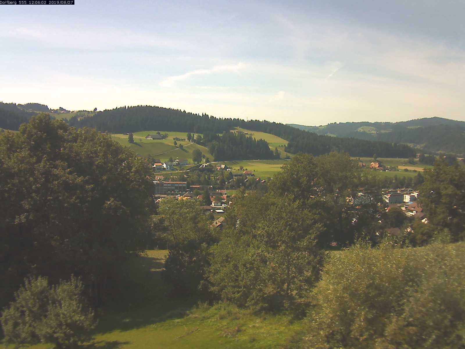 Webcam-Bild: Aussicht vom Dorfberg in Langnau 20190827-120601