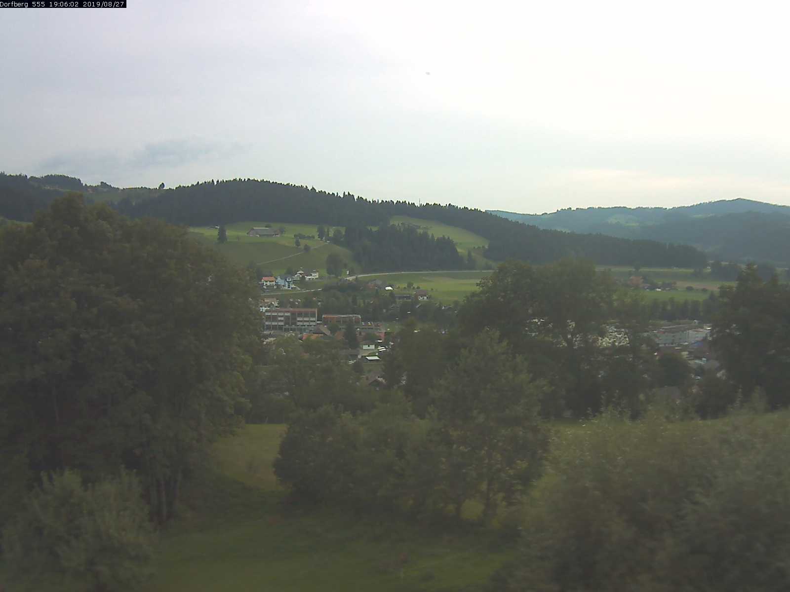 Webcam-Bild: Aussicht vom Dorfberg in Langnau 20190827-190601