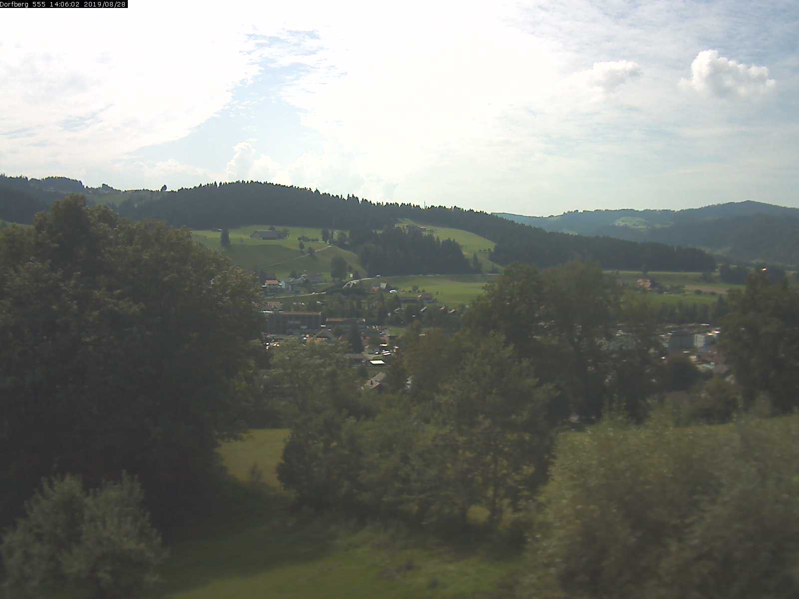 Webcam-Bild: Aussicht vom Dorfberg in Langnau 20190828-140601
