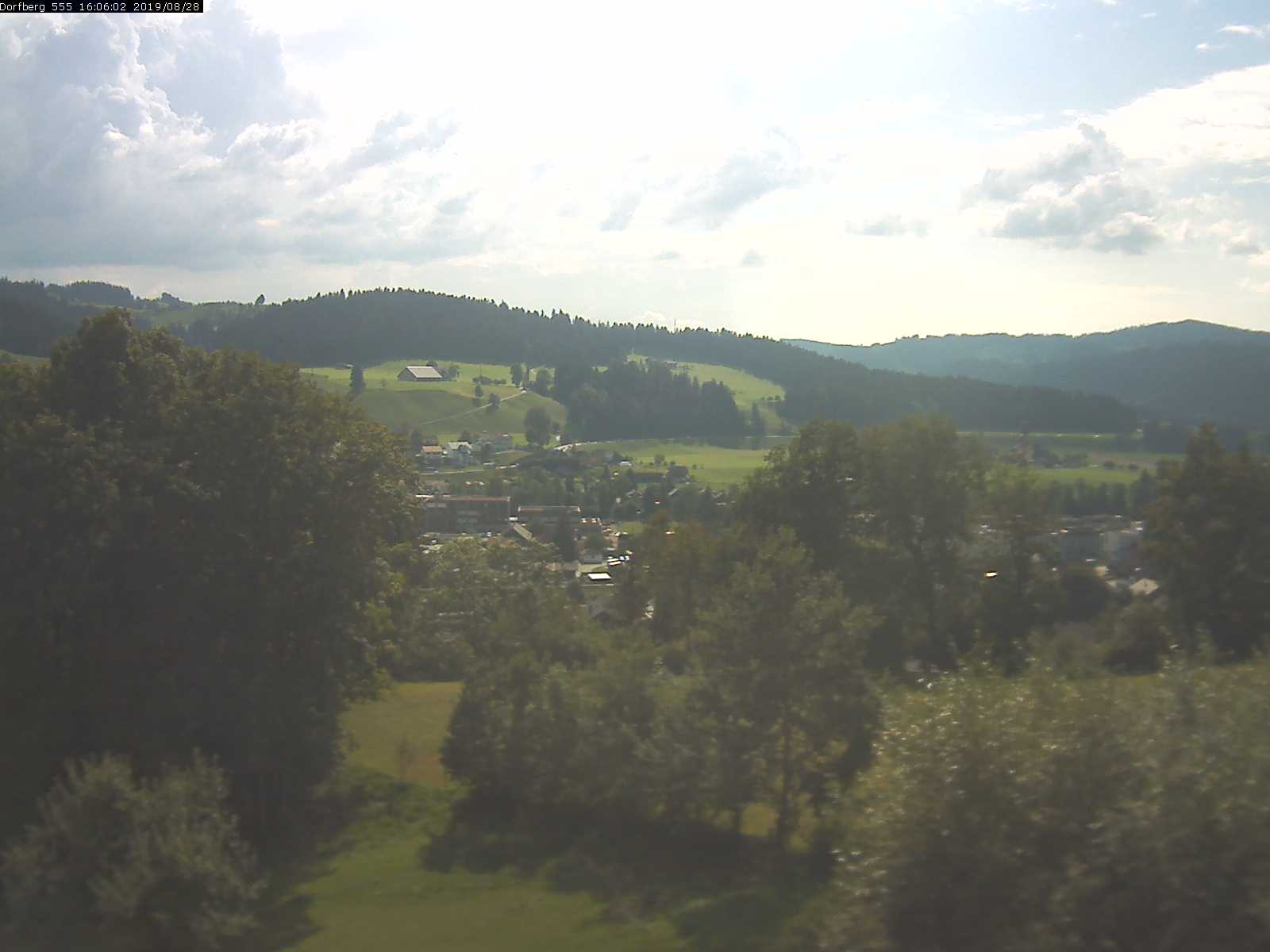 Webcam-Bild: Aussicht vom Dorfberg in Langnau 20190828-160601