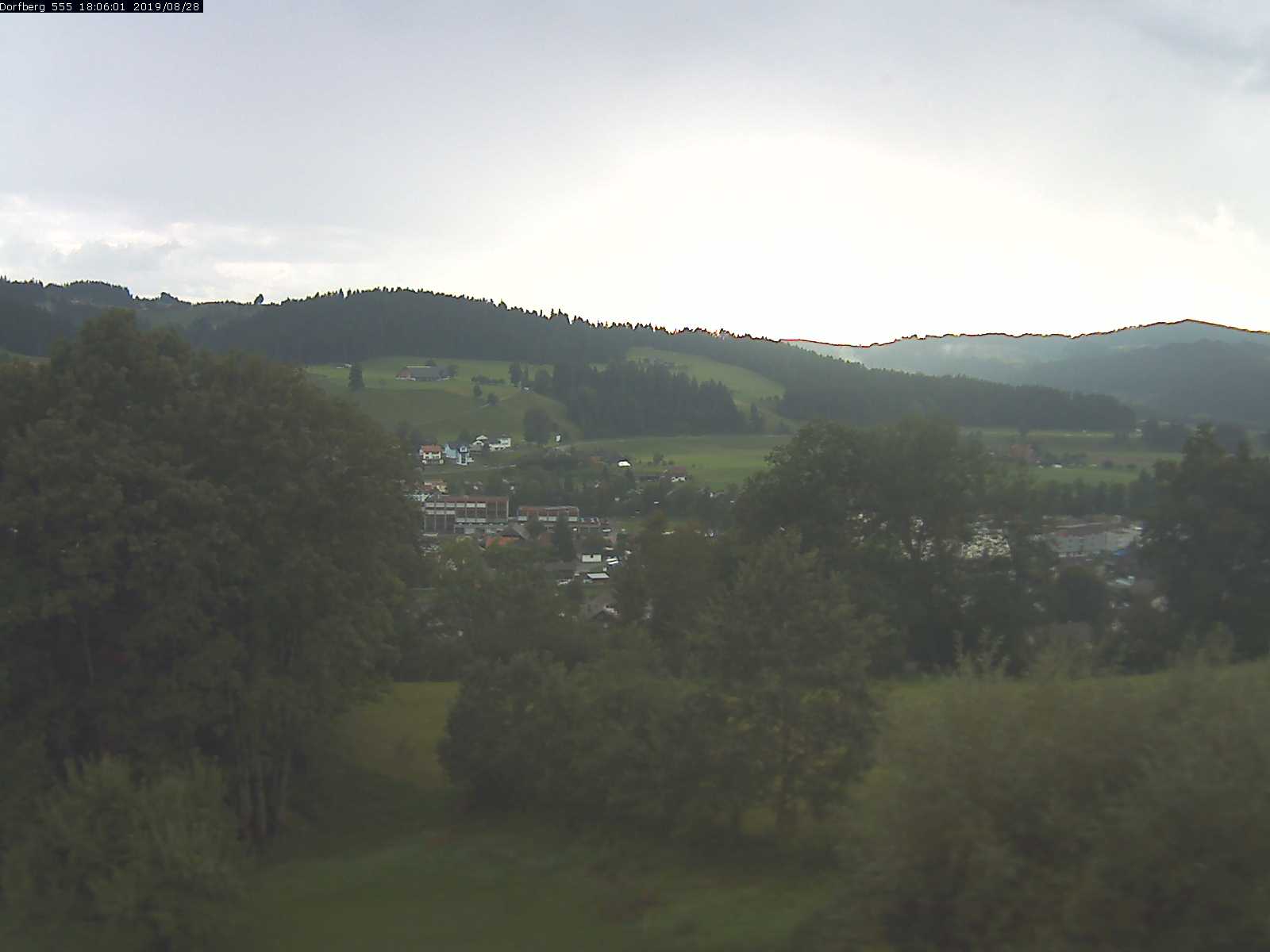 Webcam-Bild: Aussicht vom Dorfberg in Langnau 20190828-180601