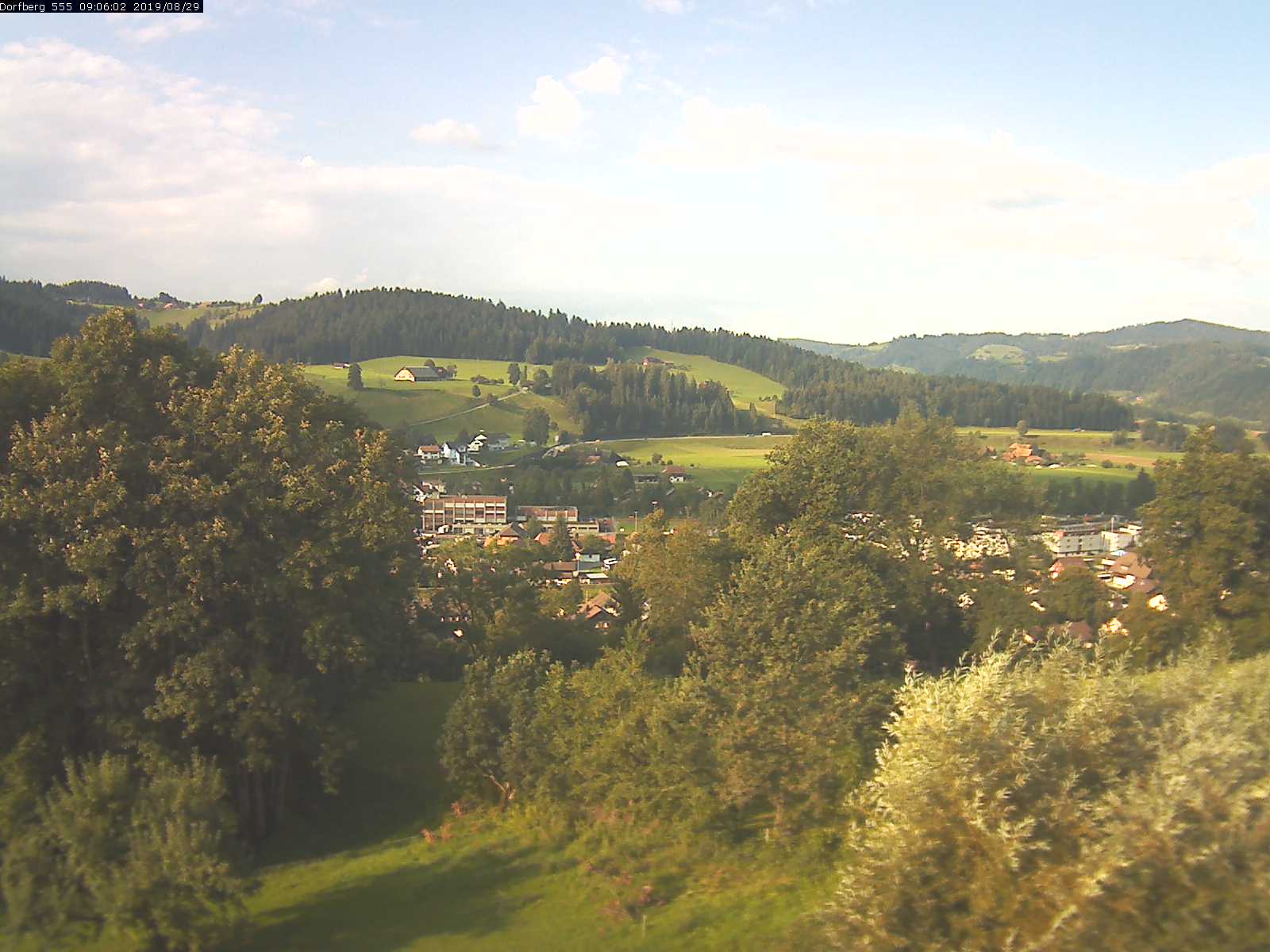 Webcam-Bild: Aussicht vom Dorfberg in Langnau 20190829-090601