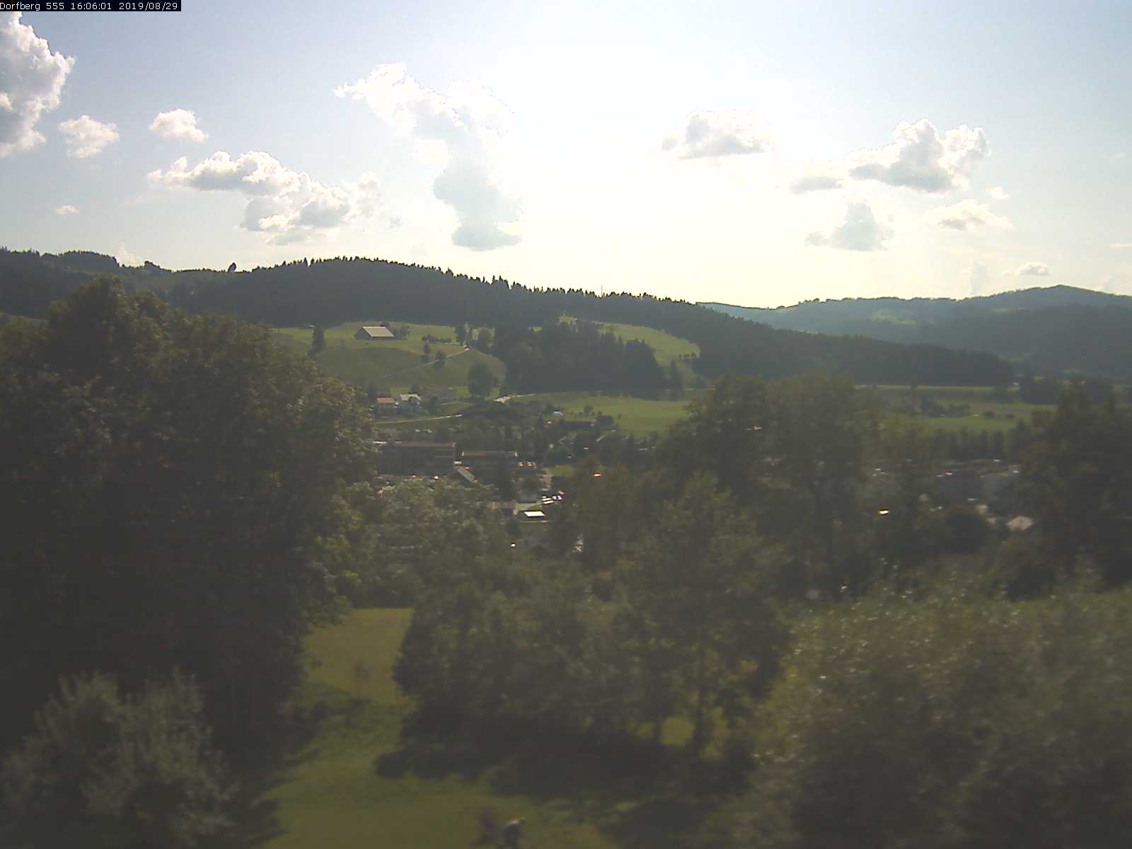 Webcam-Bild: Aussicht vom Dorfberg in Langnau 20190829-160601