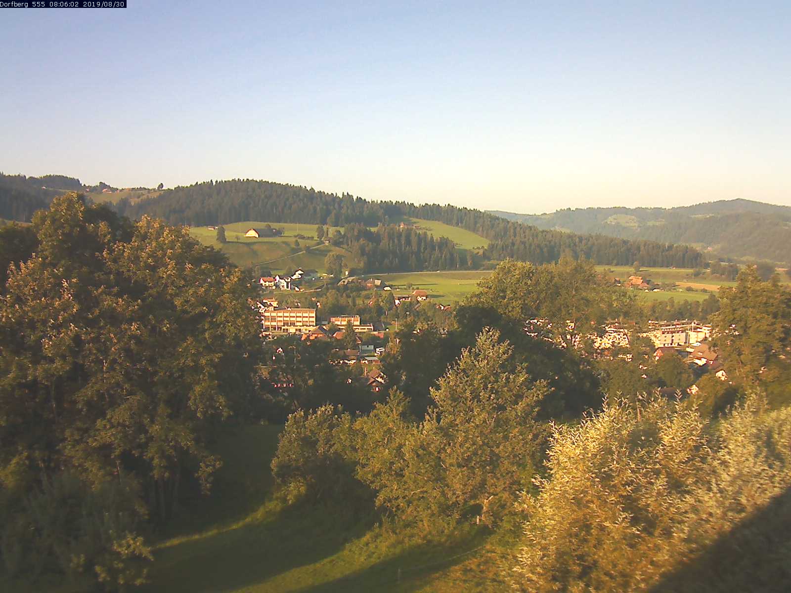 Webcam-Bild: Aussicht vom Dorfberg in Langnau 20190830-080601