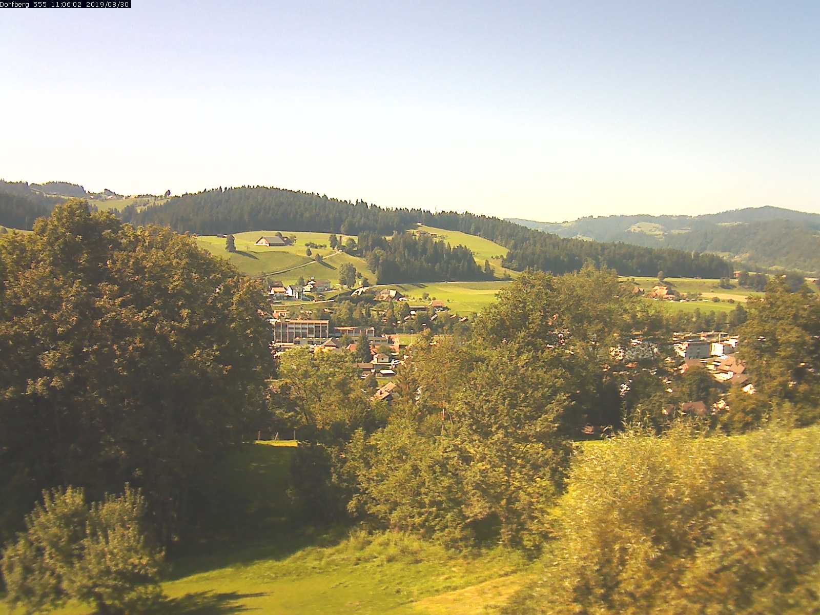 Webcam-Bild: Aussicht vom Dorfberg in Langnau 20190830-110601