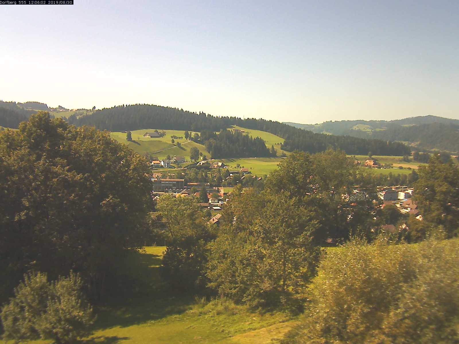 Webcam-Bild: Aussicht vom Dorfberg in Langnau 20190830-120601