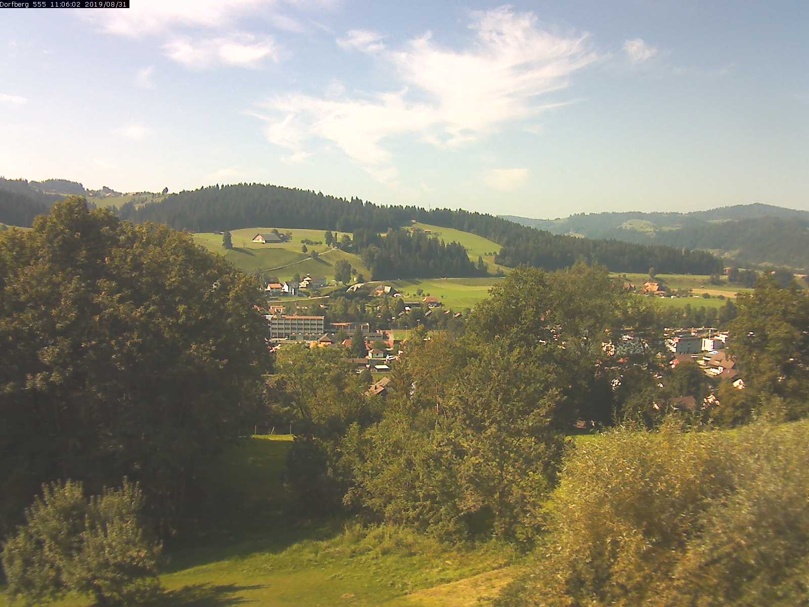 Webcam-Bild: Aussicht vom Dorfberg in Langnau 20190831-110601