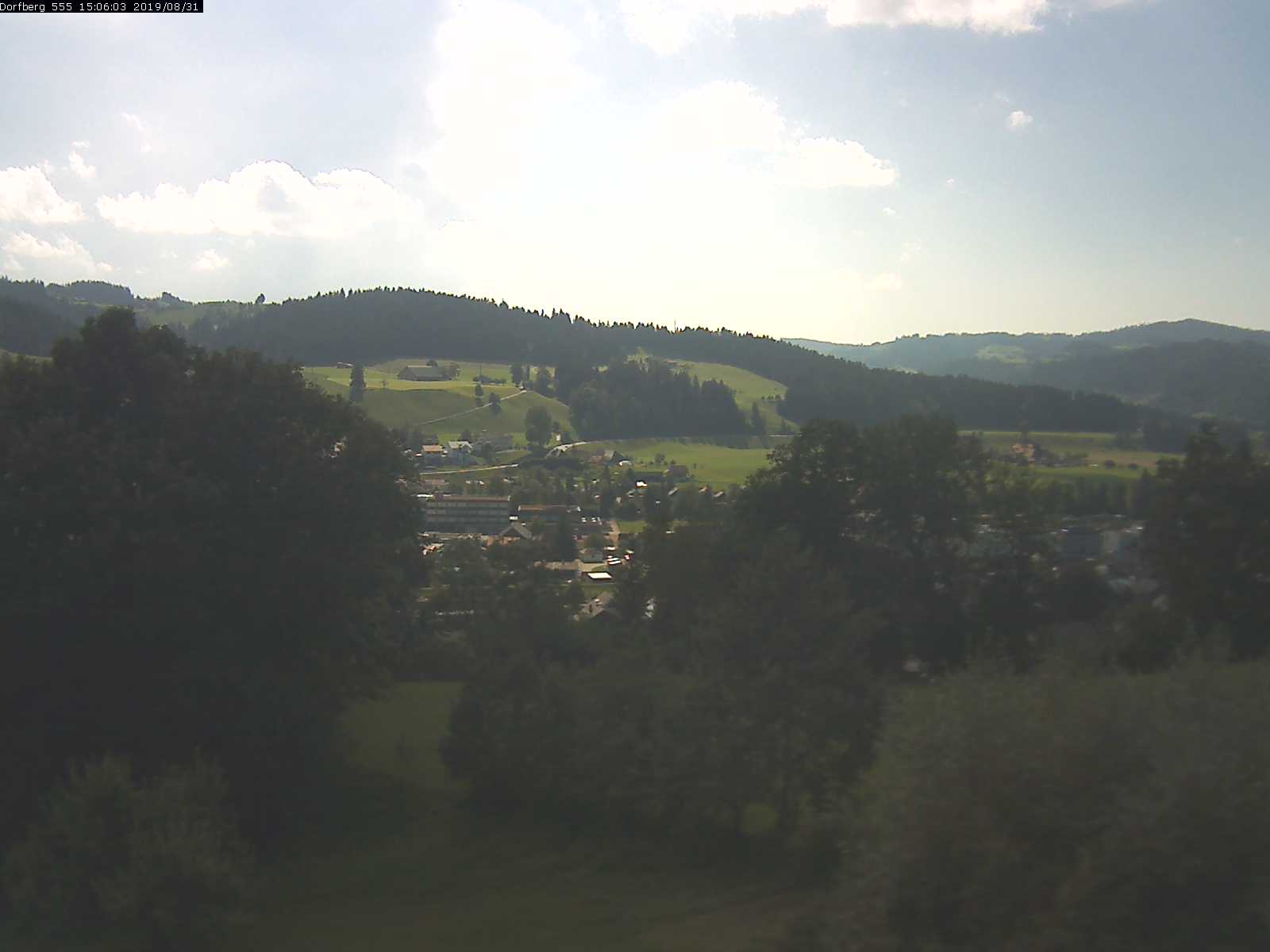 Webcam-Bild: Aussicht vom Dorfberg in Langnau 20190831-150601