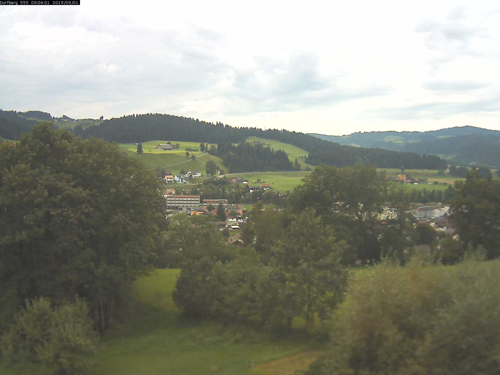 Webcam-Bild: Aussicht vom Dorfberg in Langnau 20190901-090601