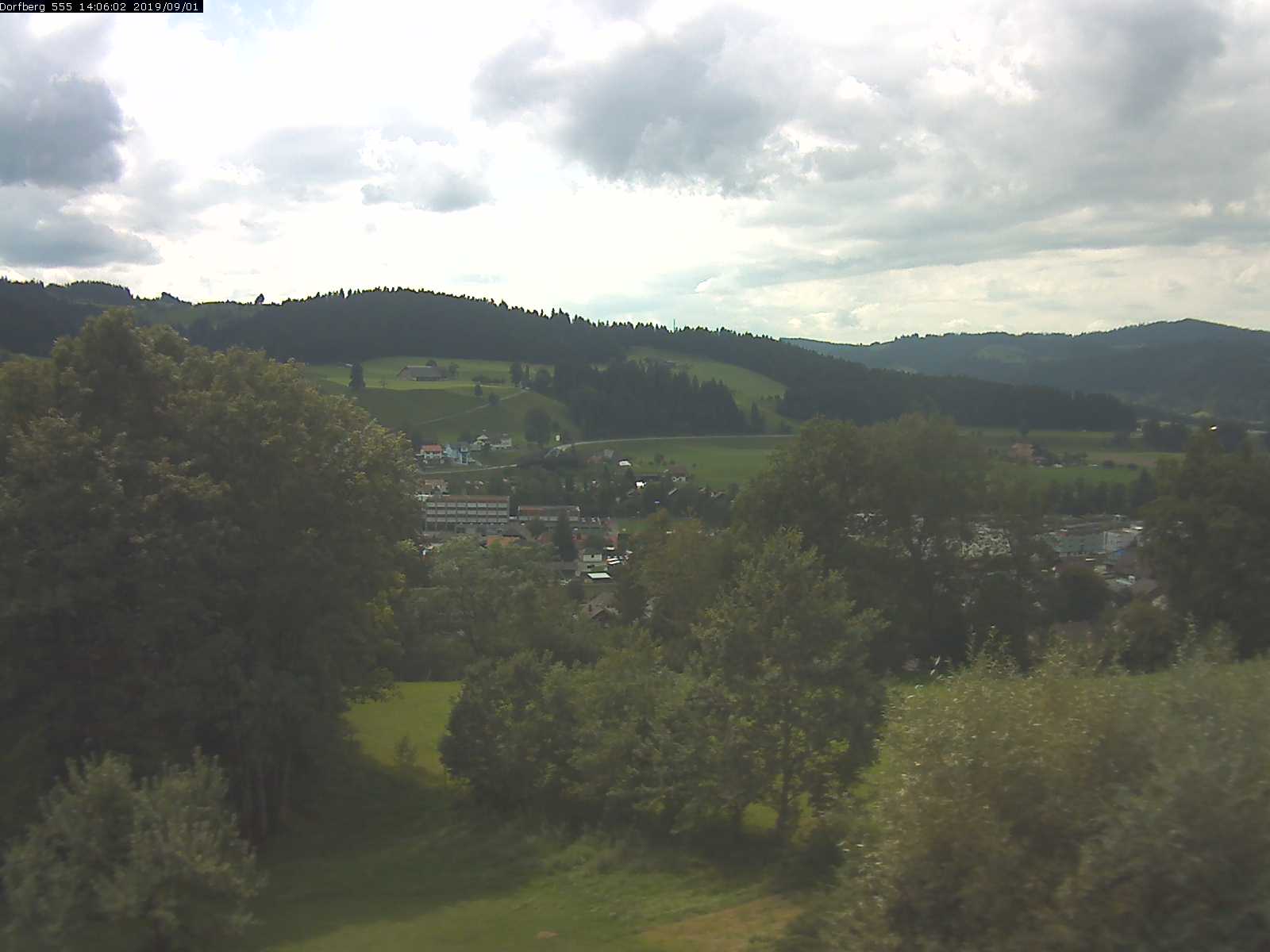 Webcam-Bild: Aussicht vom Dorfberg in Langnau 20190901-140601