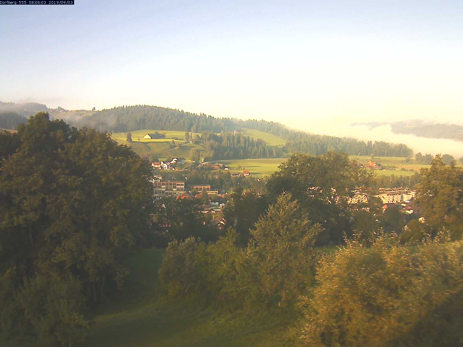 Webcam-Bild: Aussicht vom Dorfberg in Langnau 20190903-080601