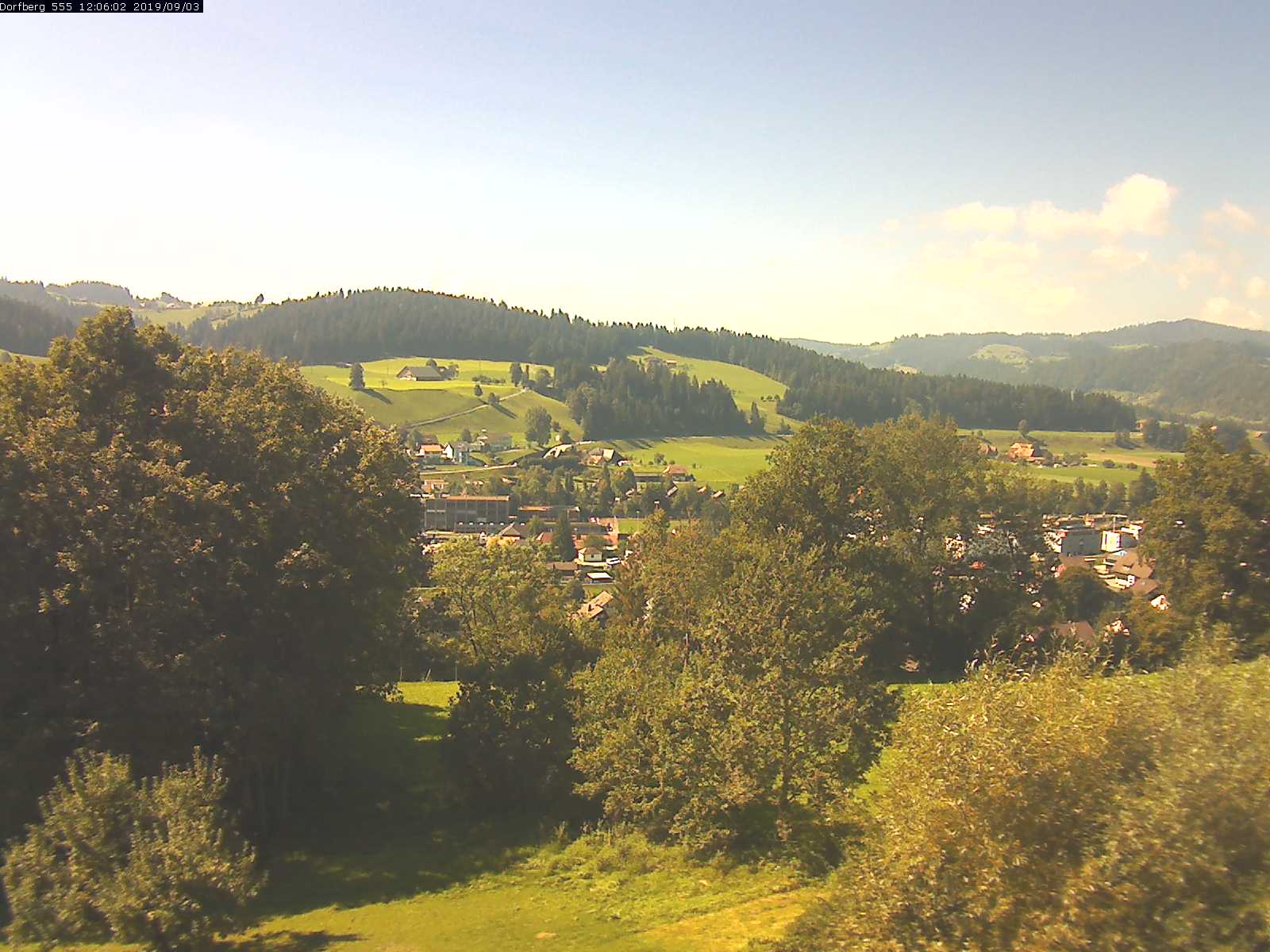 Webcam-Bild: Aussicht vom Dorfberg in Langnau 20190903-120601