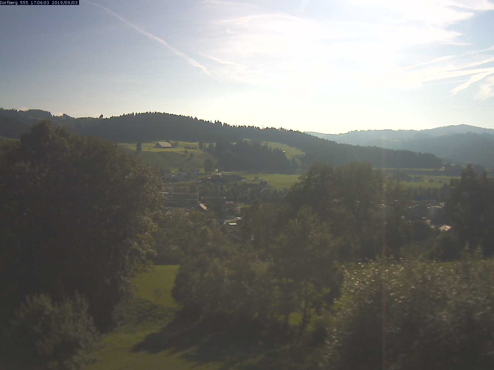 Webcam-Bild: Aussicht vom Dorfberg in Langnau 20190903-170601