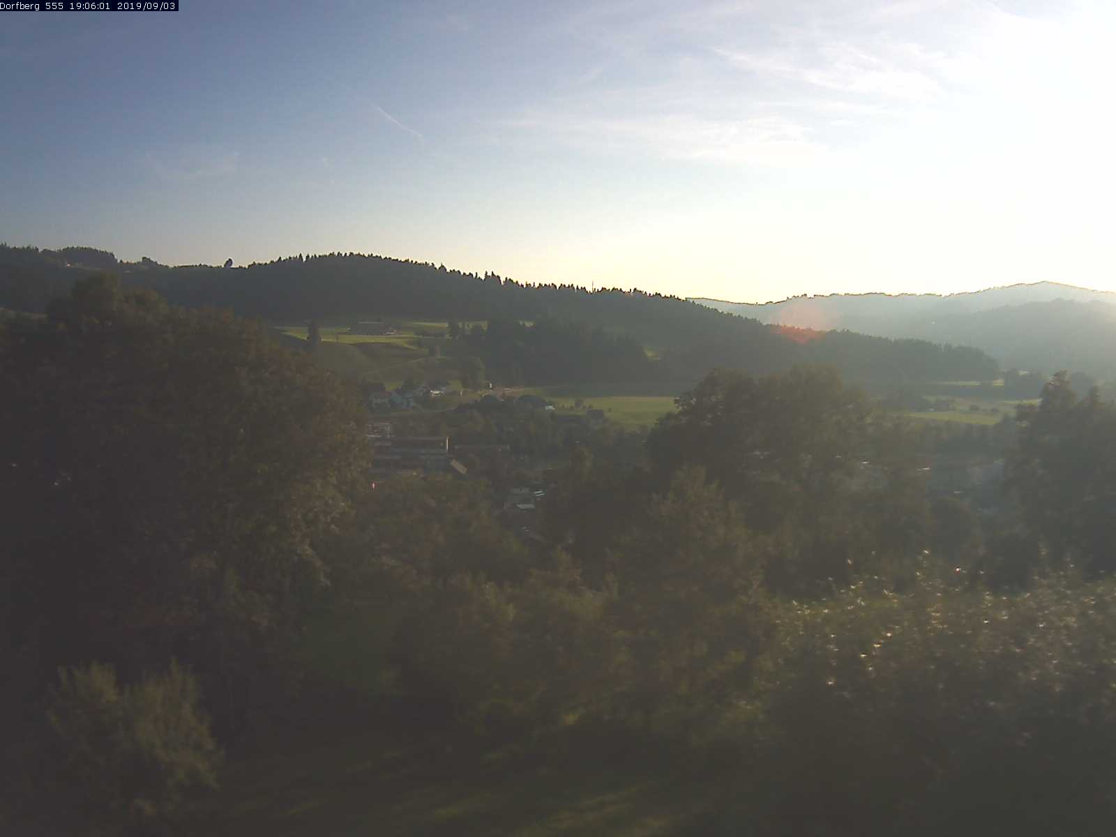 Webcam-Bild: Aussicht vom Dorfberg in Langnau 20190903-190601