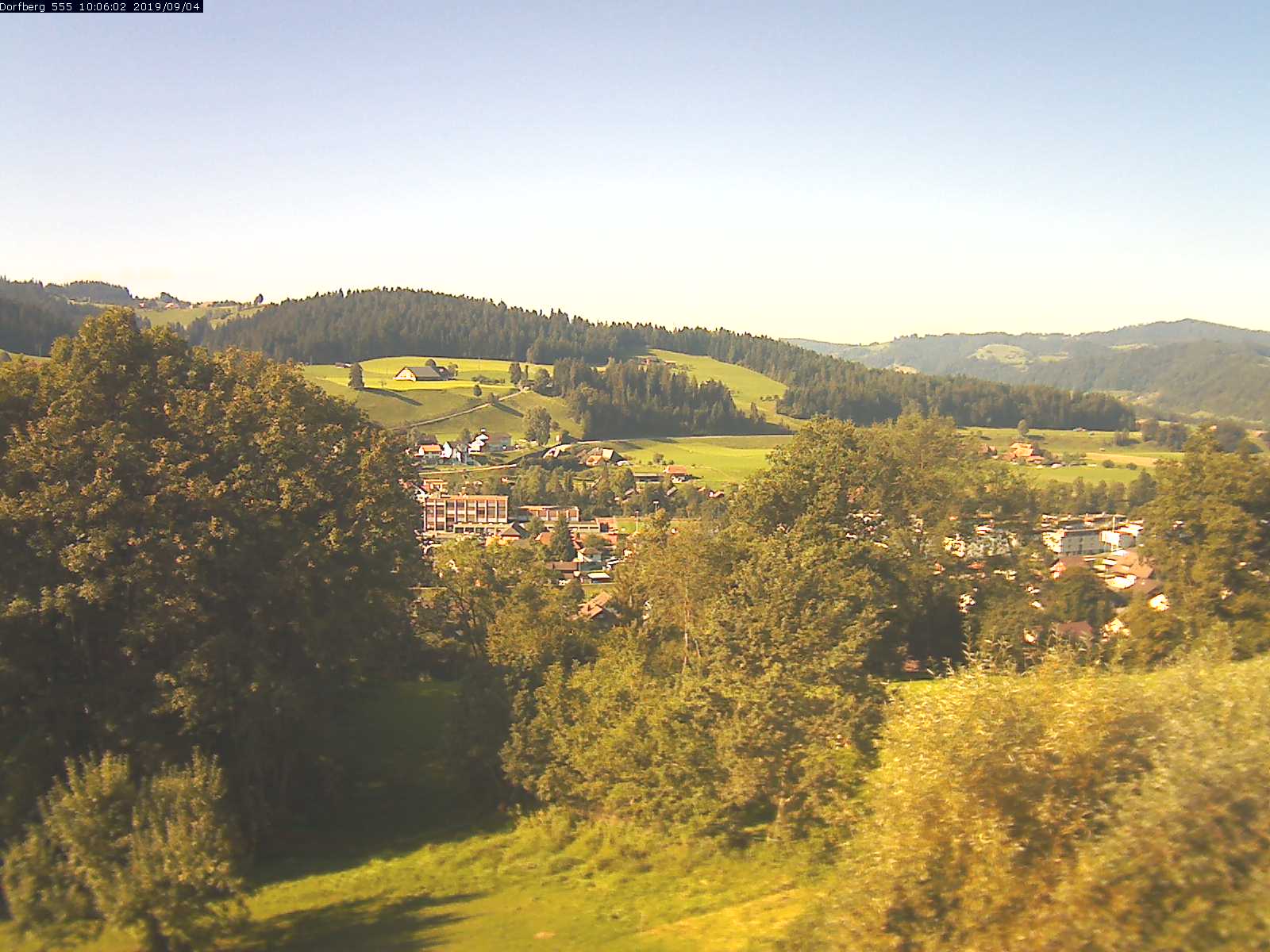Webcam-Bild: Aussicht vom Dorfberg in Langnau 20190904-100601