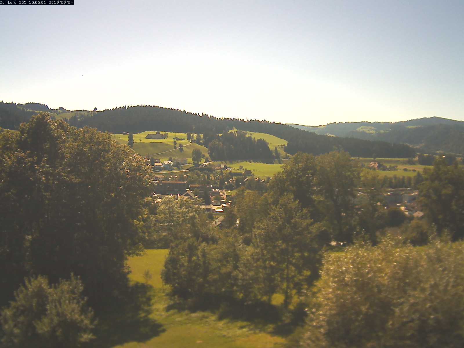 Webcam-Bild: Aussicht vom Dorfberg in Langnau 20190904-150601