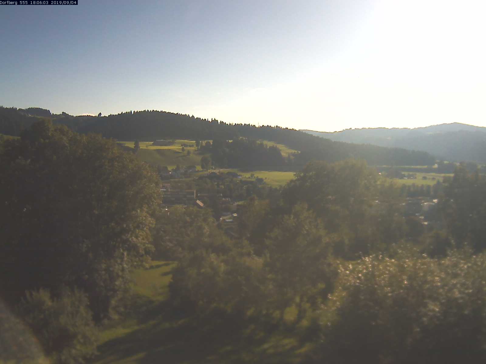 Webcam-Bild: Aussicht vom Dorfberg in Langnau 20190904-180601