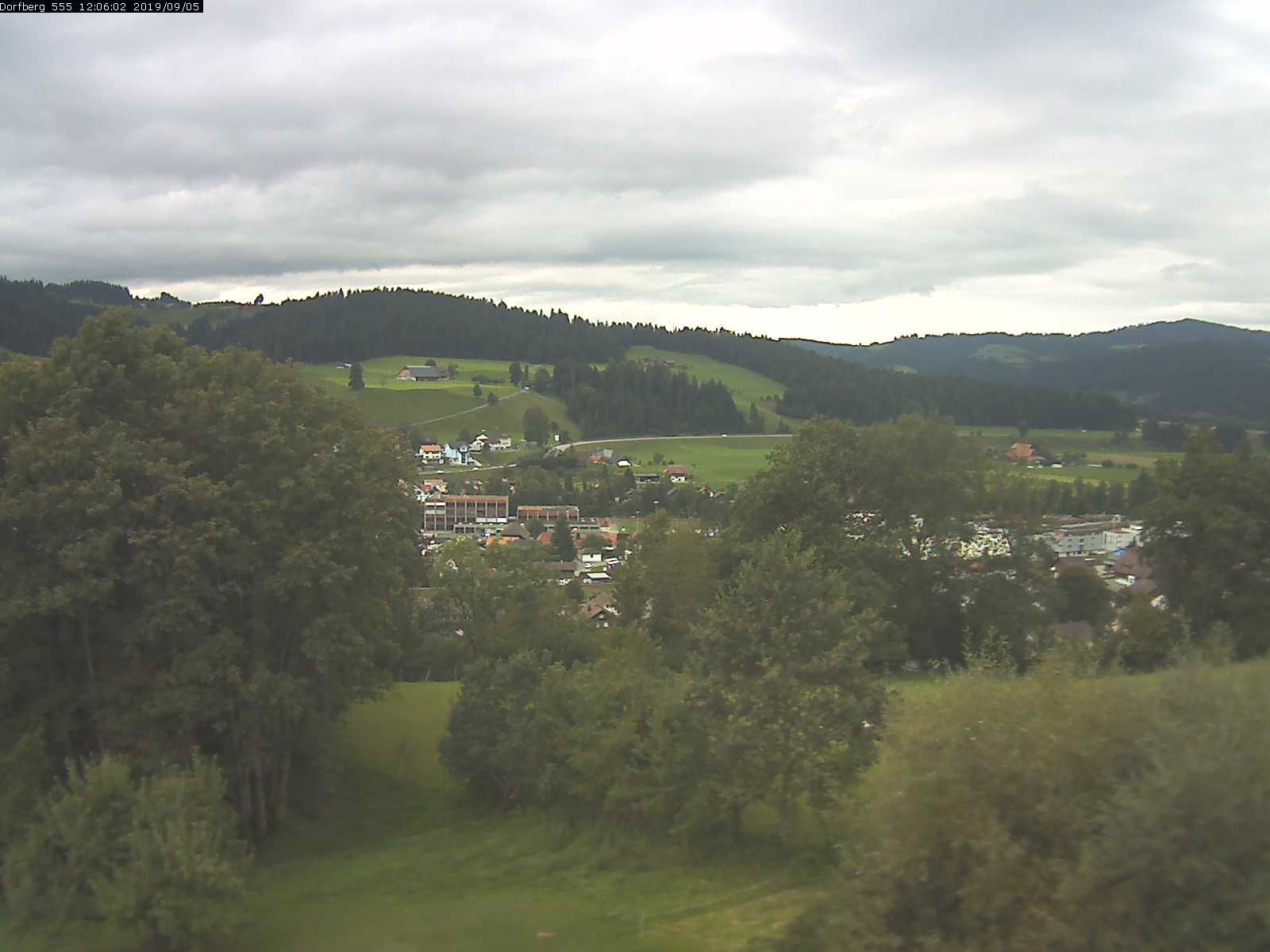 Webcam-Bild: Aussicht vom Dorfberg in Langnau 20190905-120601
