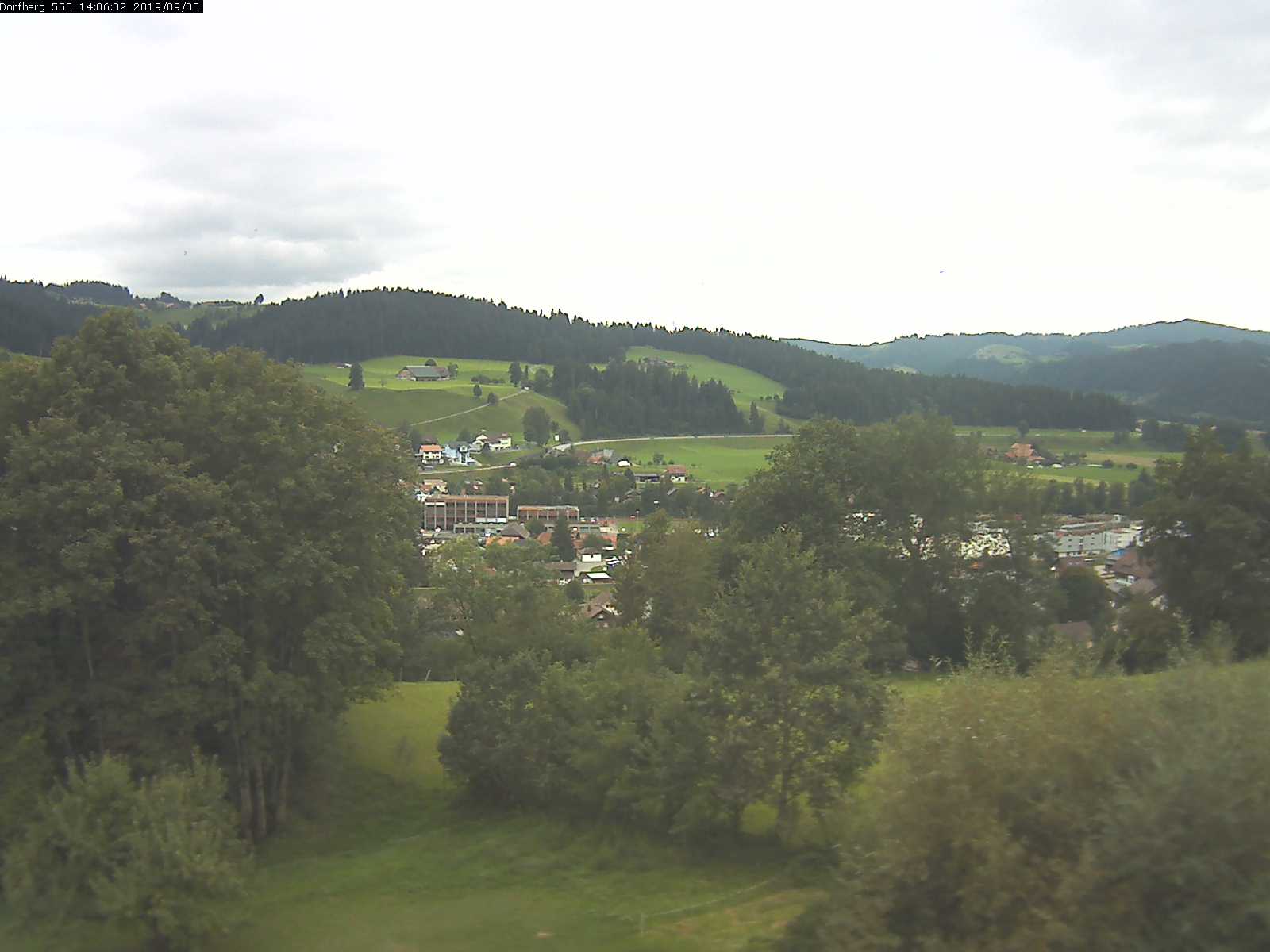 Webcam-Bild: Aussicht vom Dorfberg in Langnau 20190905-140601