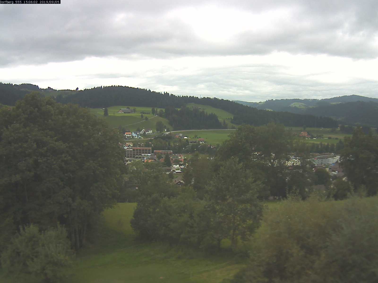 Webcam-Bild: Aussicht vom Dorfberg in Langnau 20190905-150601