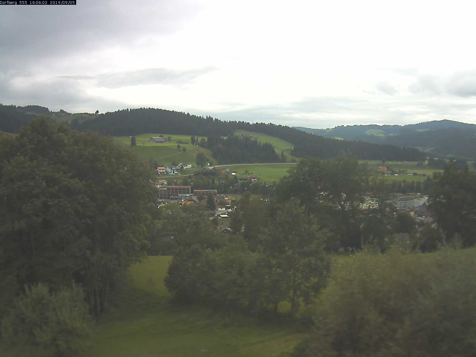 Webcam-Bild: Aussicht vom Dorfberg in Langnau 20190905-160601