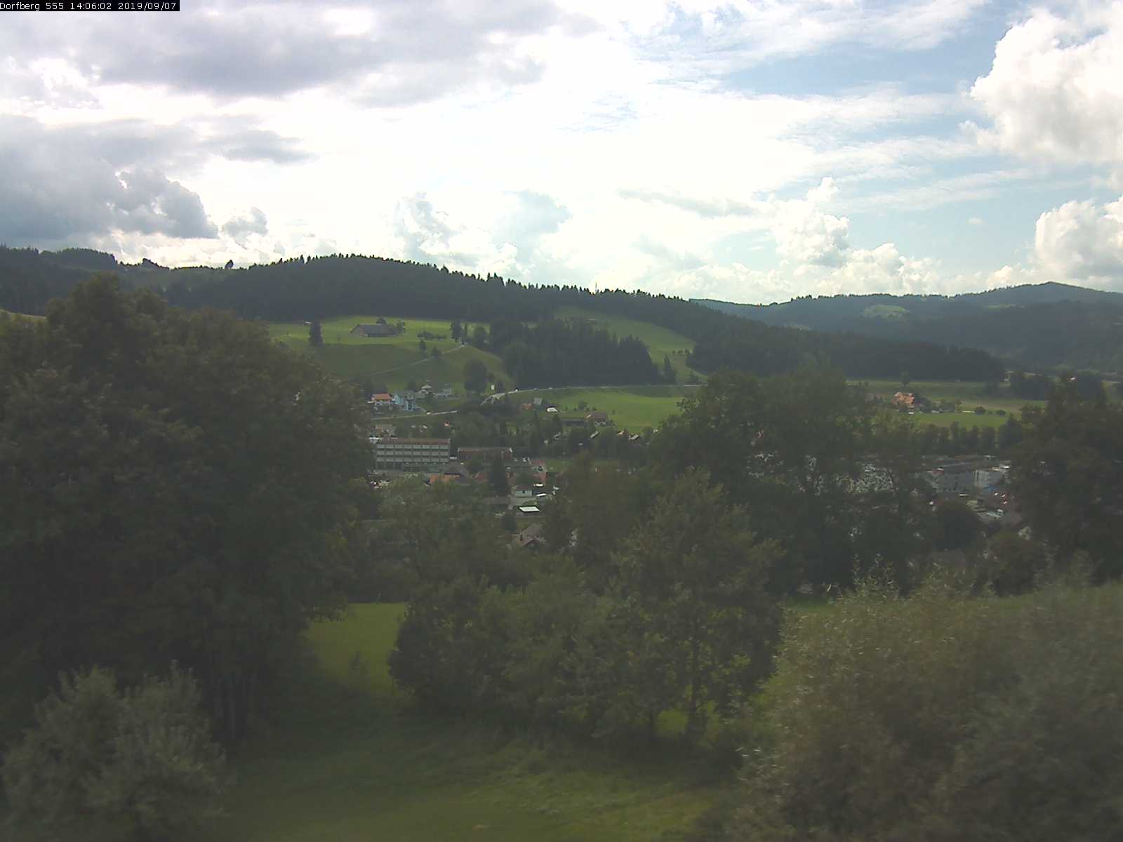 Webcam-Bild: Aussicht vom Dorfberg in Langnau 20190907-140601