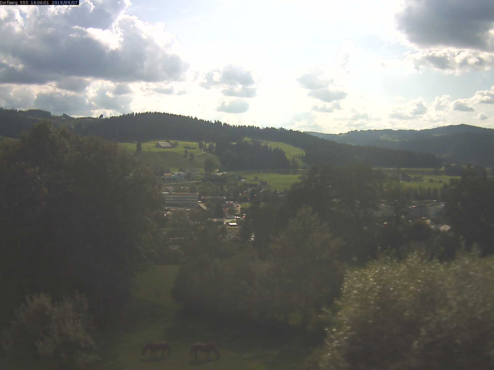 Webcam-Bild: Aussicht vom Dorfberg in Langnau 20190907-160601
