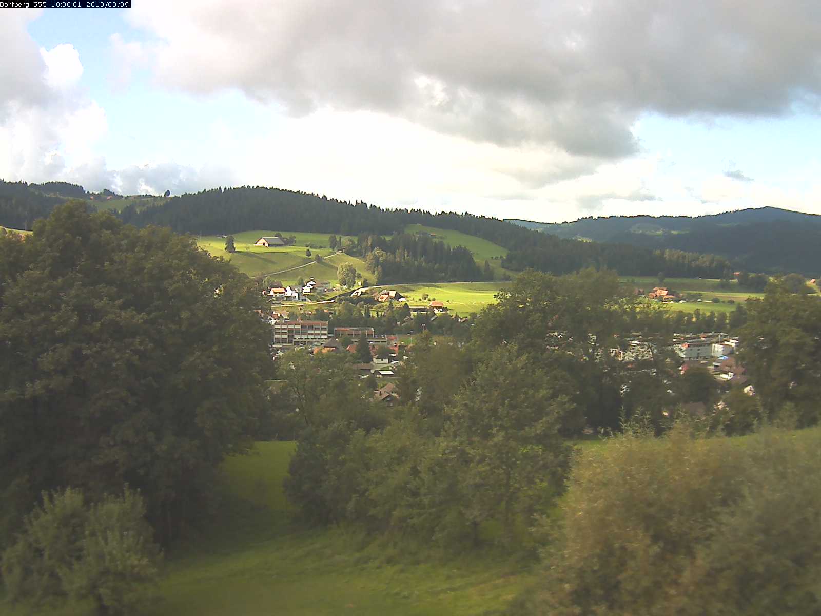 Webcam-Bild: Aussicht vom Dorfberg in Langnau 20190909-100601